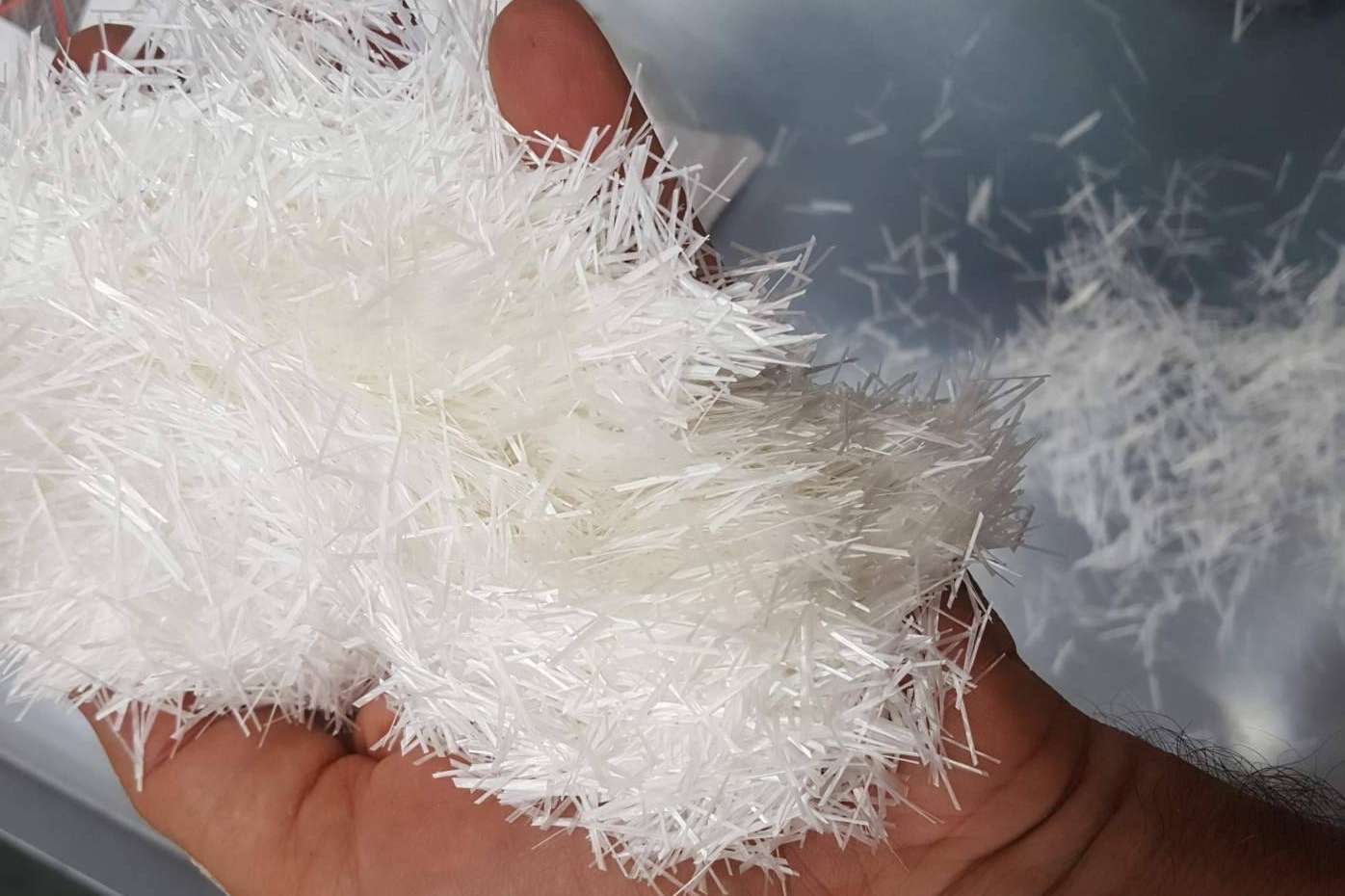 ¿Cómo elegir las fibras adecuadas para cada solera de hormigón?