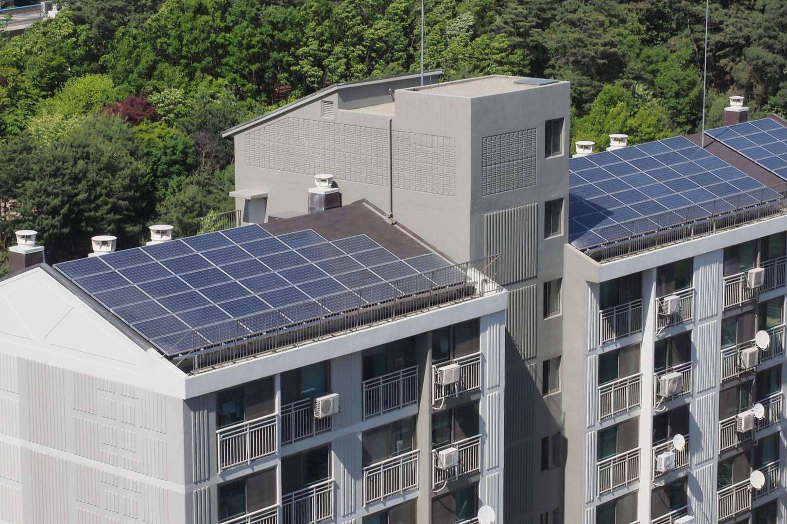 Iberdrola instala su primera comunidad solar en Aragón