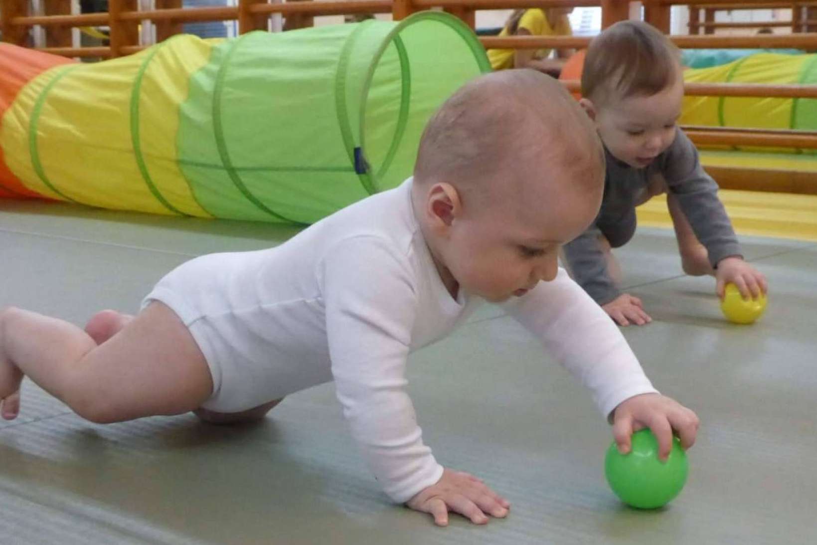 Formación en psicomotricidad acuática y tierra para bebés y niños con Lenoarmi