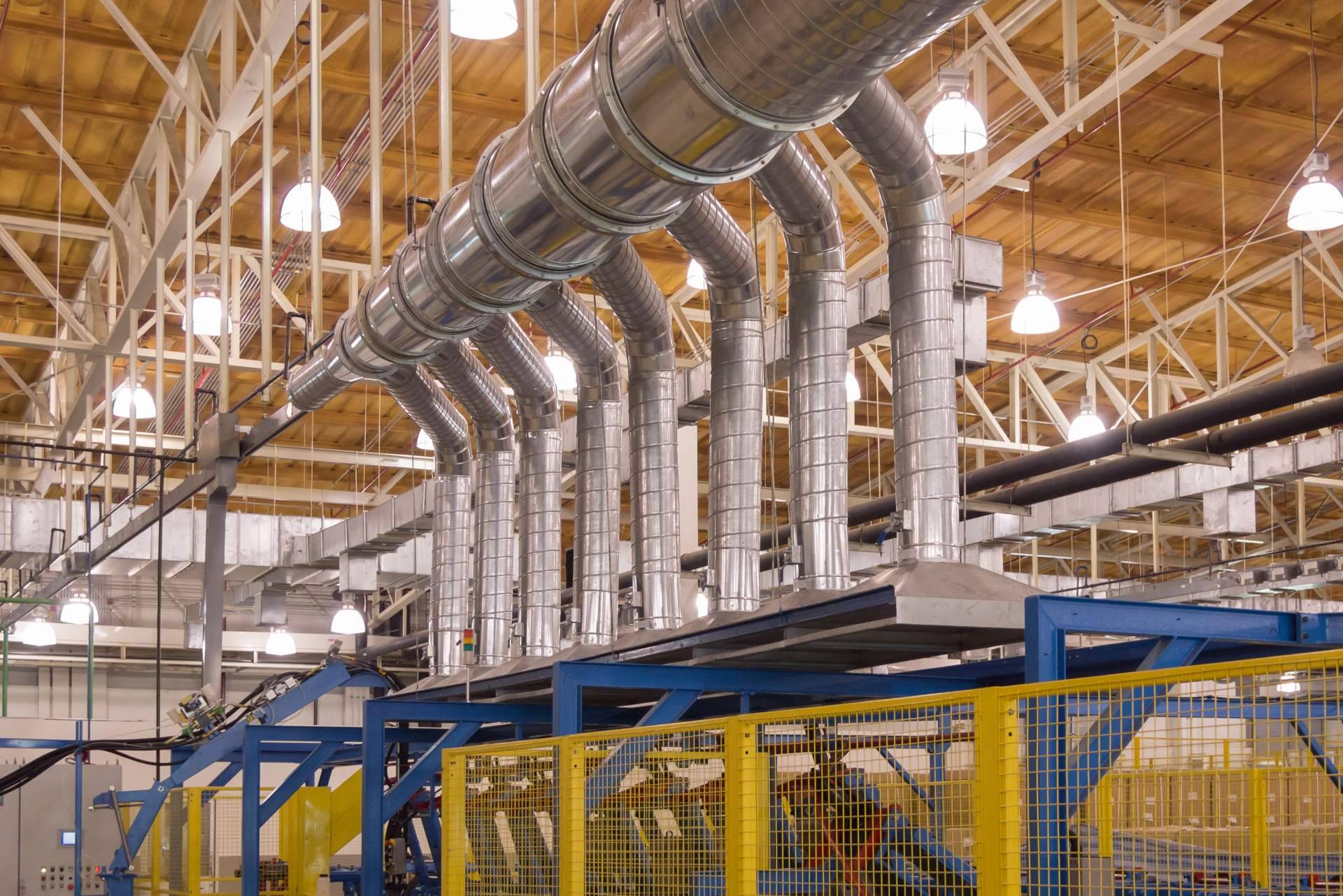 Extractor de aire industrial para calor en industrias, de la mano de la empresa Grupo Industrial