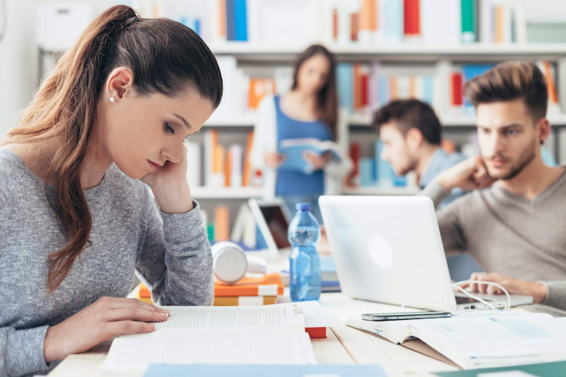 Estudiar en Granada; las claves para gestionar el presupuesto de estudiante