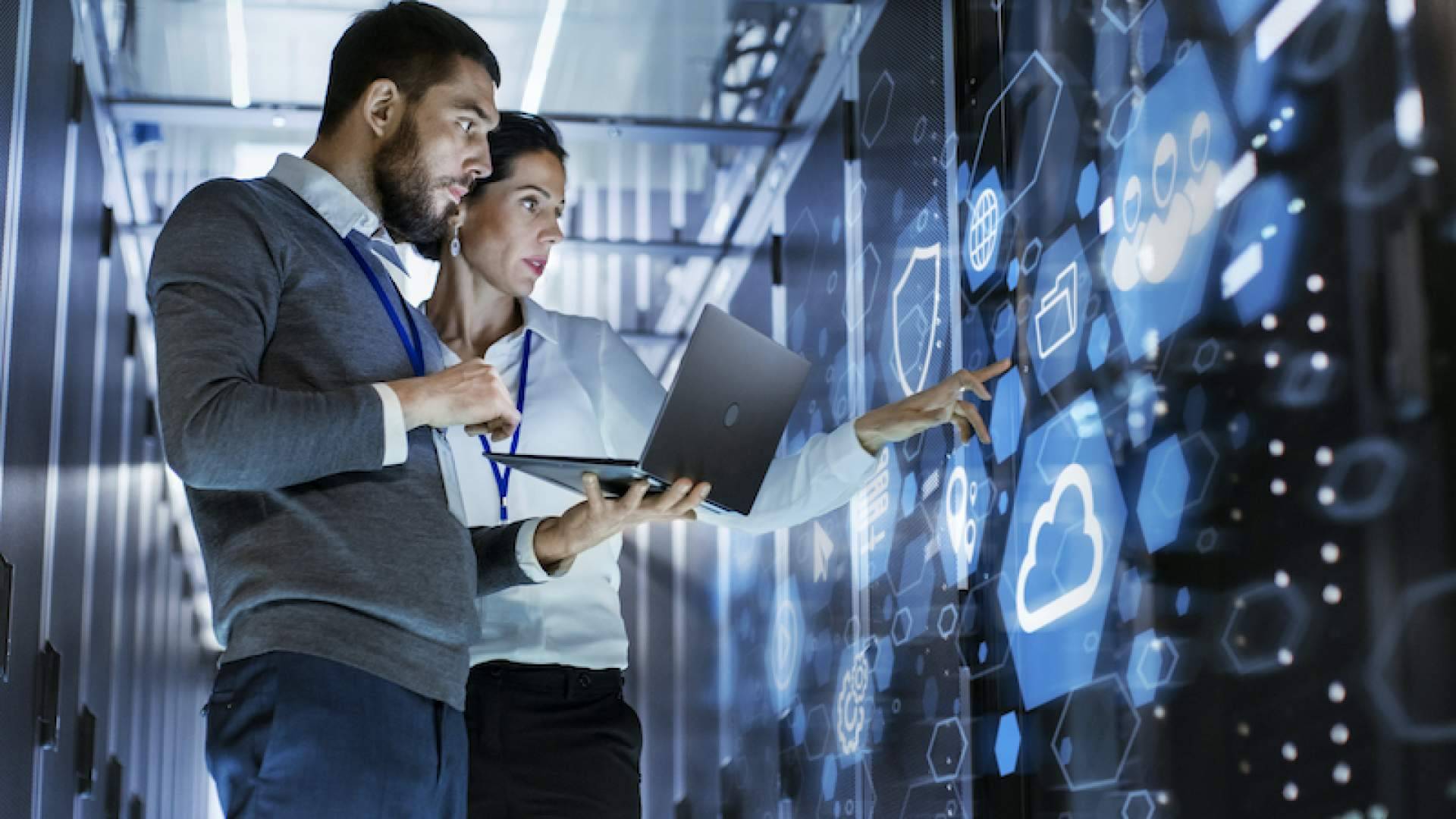 Unificar y acelerar el desarrollo y las operaciones de TI
