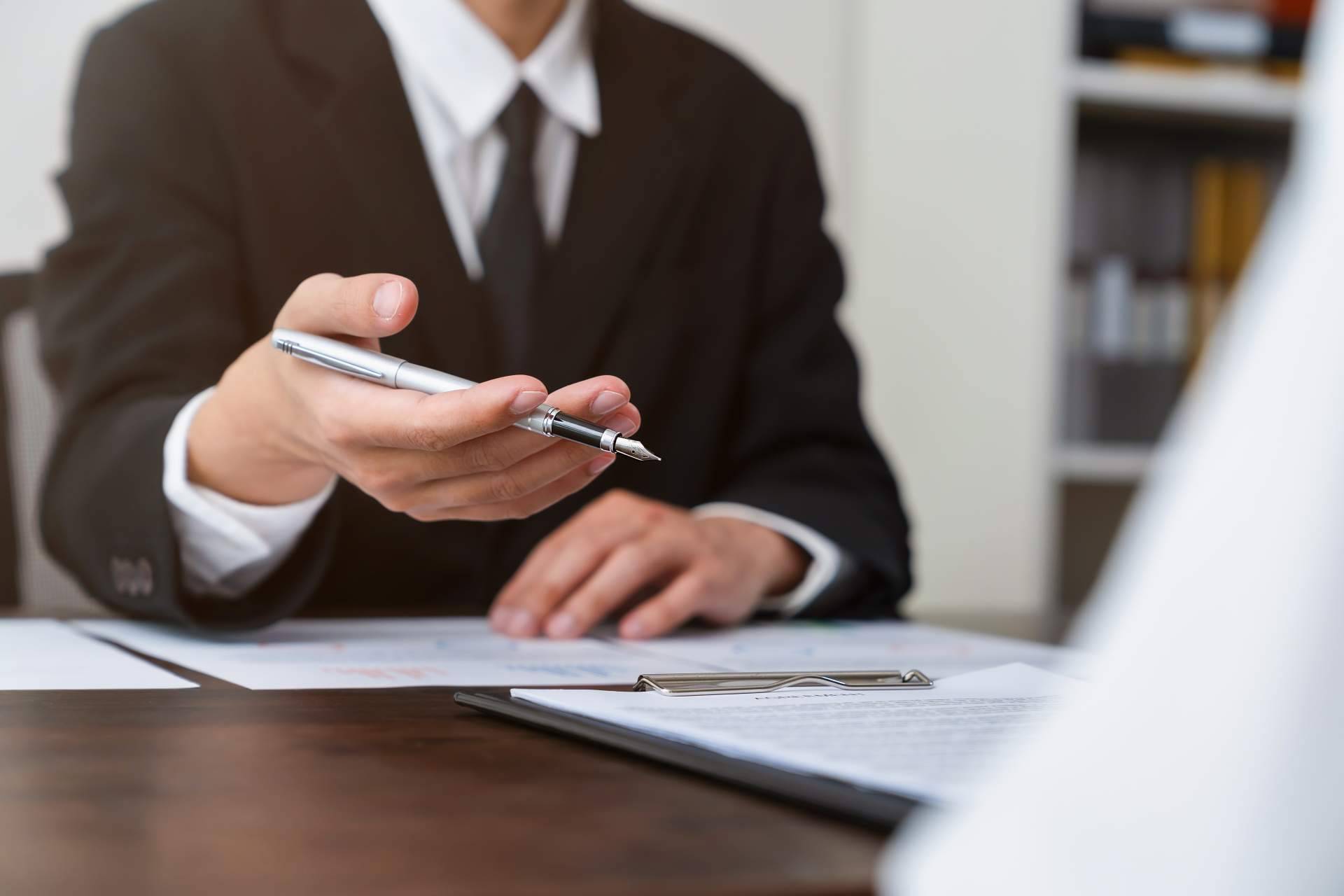 Fusión o absorción de empresas con los profesionales de Villaquirán Abogados
