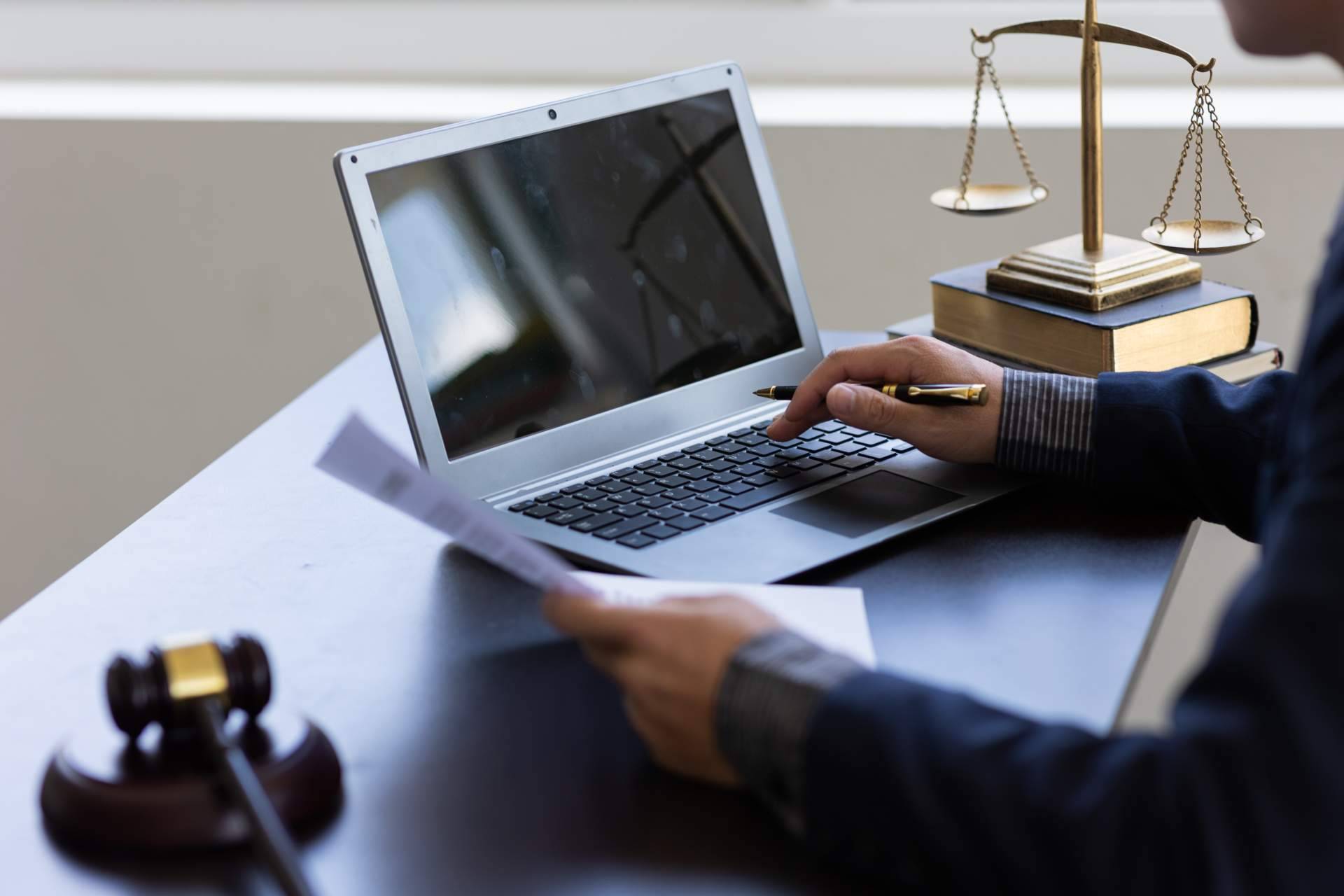 Català Reinón Abogados sobre el delito de abuso sexual