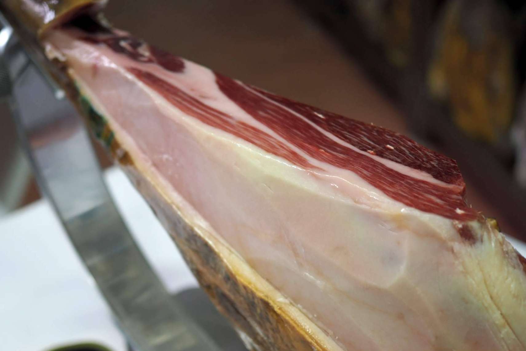 El corte perfecto para empezar un jamón
