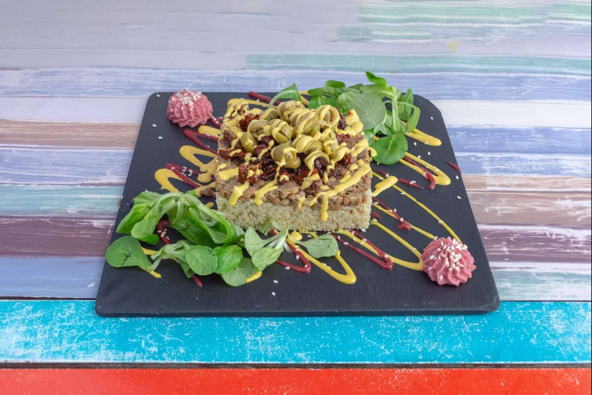 Sanissimo, la sinergia perfecta entre la comida vegana y la apreciación del arte en pleno corazón de Madrid