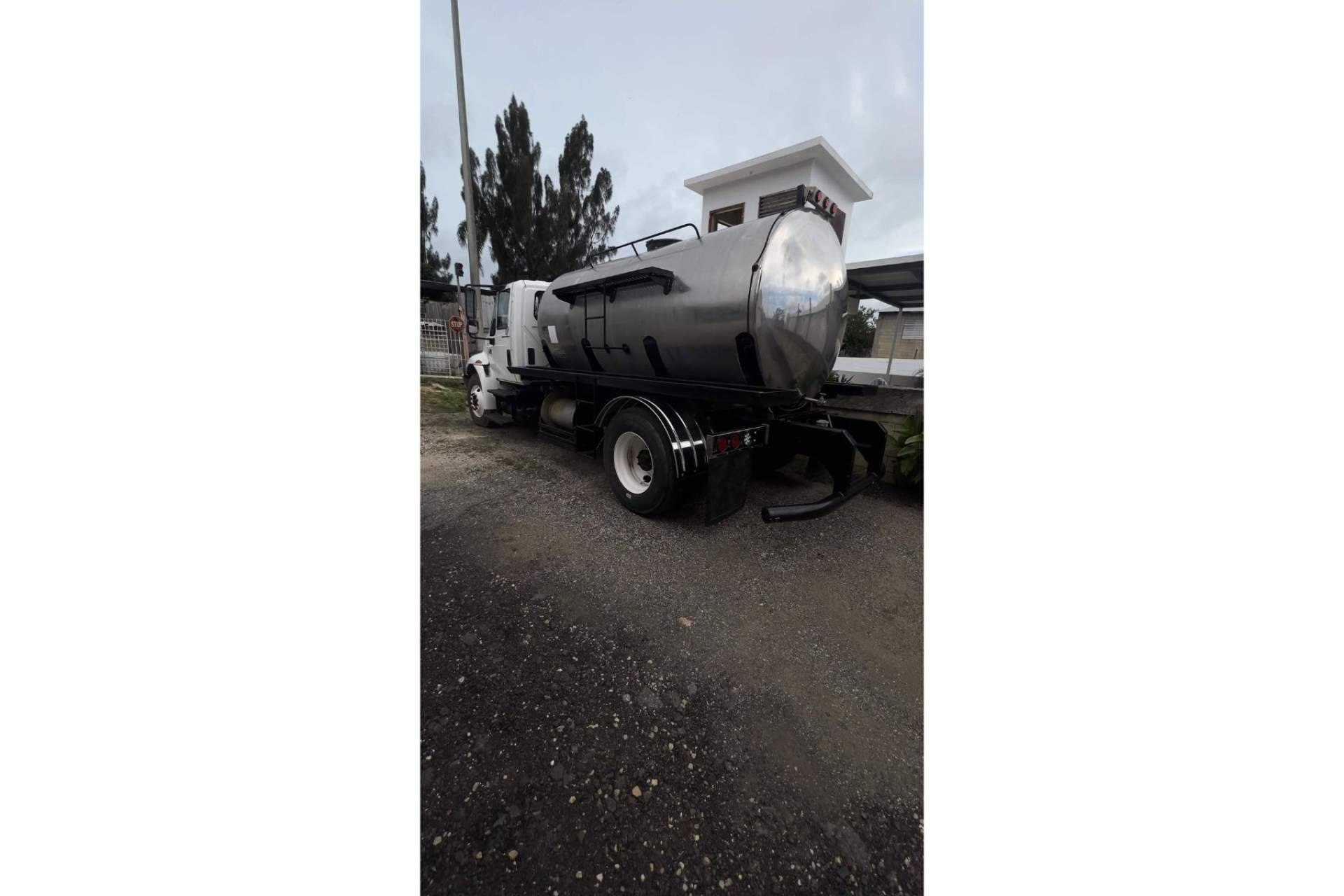 Trinidad Contractor Services ofrece servicio de transporte de aguas potables