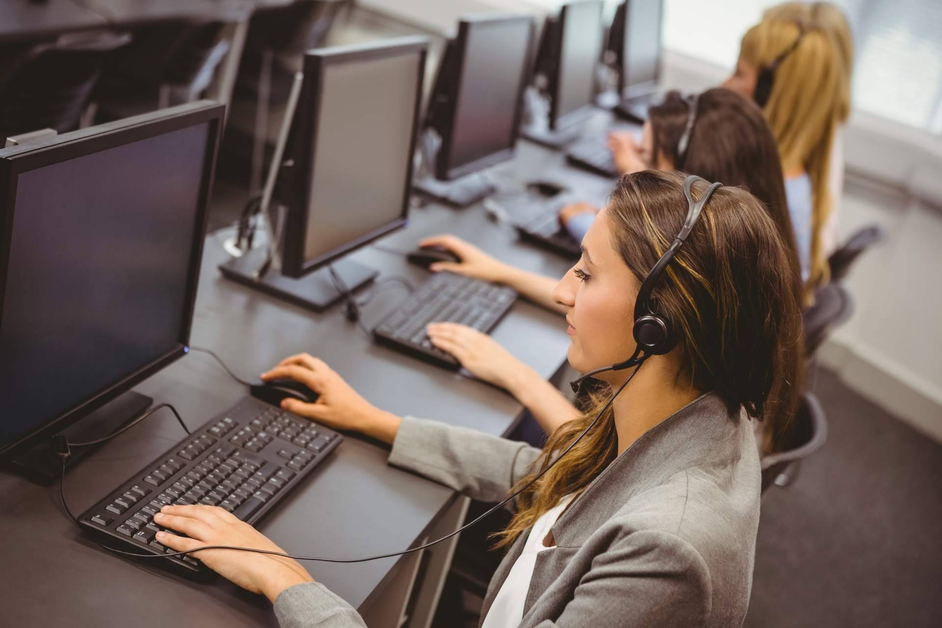 Gestionar la elaboración y revisión de contratos no presenciales con el servicio de asistente virtual de SVAE