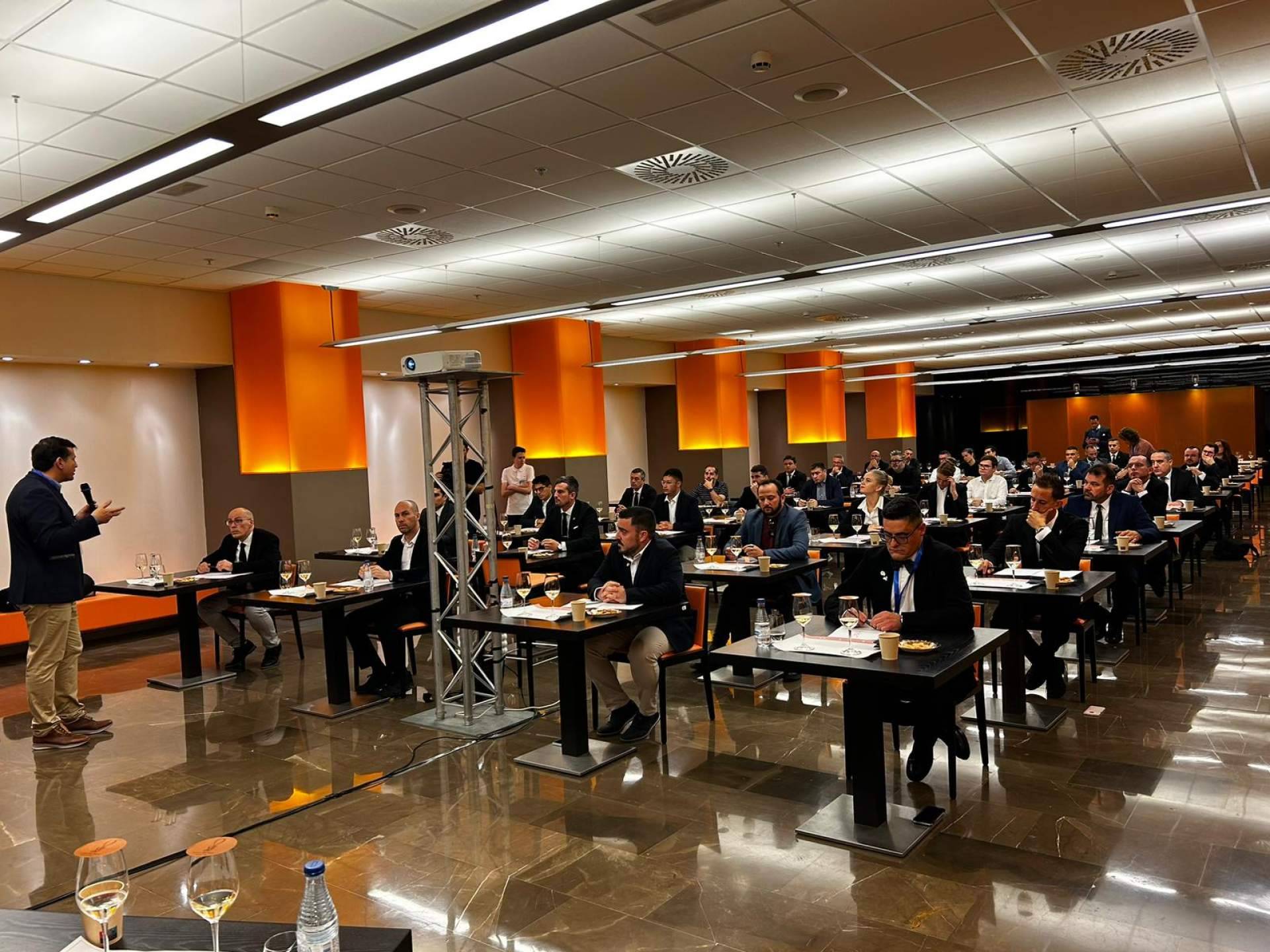 El sumiller Xavier Roig Castellví es el campeón de la primera edición de Sparkling Wine Master España by Tantum Ergo celebrado en GASTRÕNOMA