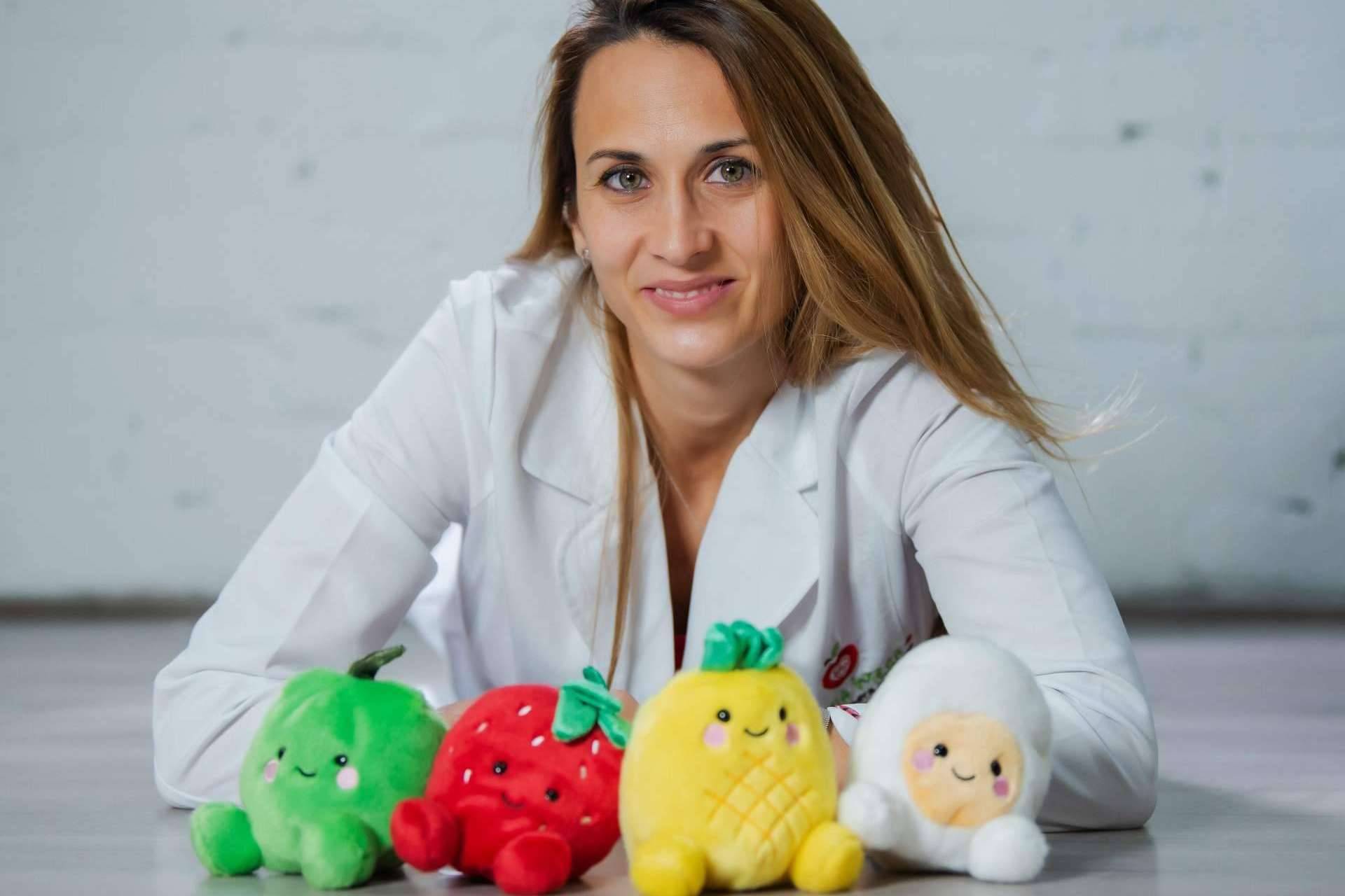 Tania Mesa - Nutrienfermera de Familia ayuda a comenzar con la alimentación complementaria de un bebé