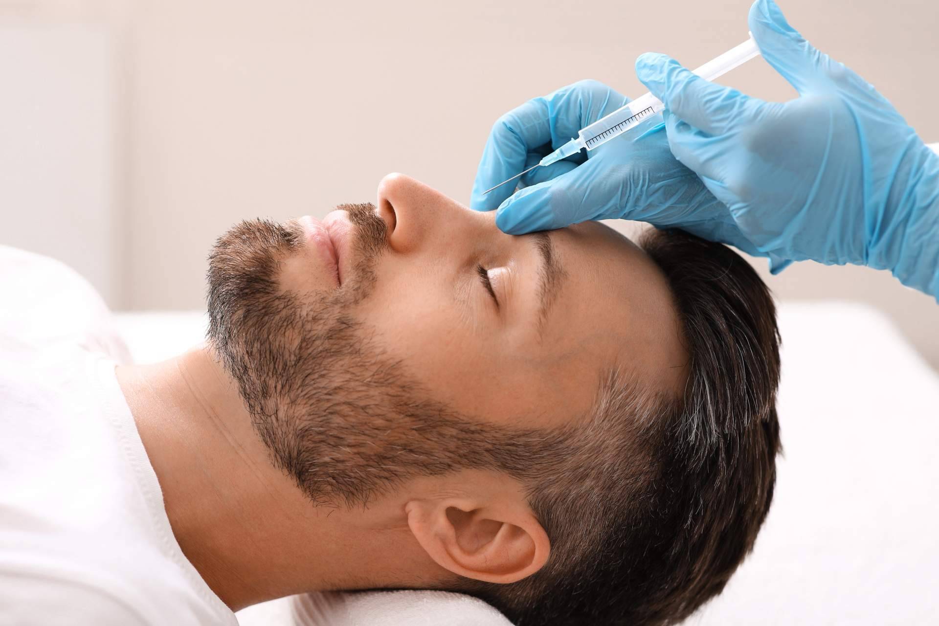 Masculinización de rostro con ácido hialurónico, entre los tratamientos más buscados por los hombres en Alluring Clinic