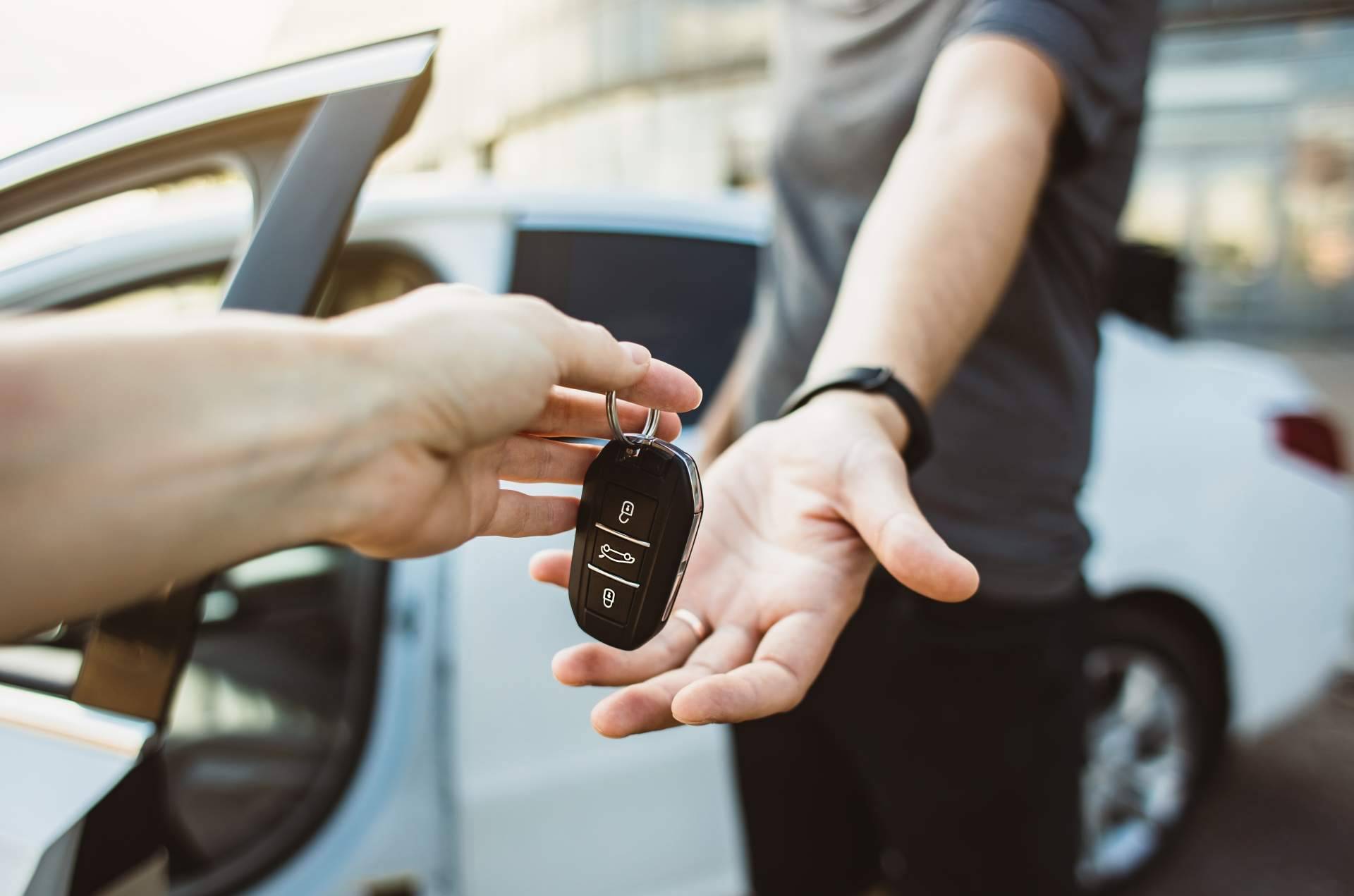 Ventajas del renting de coches eléctricos para particulares