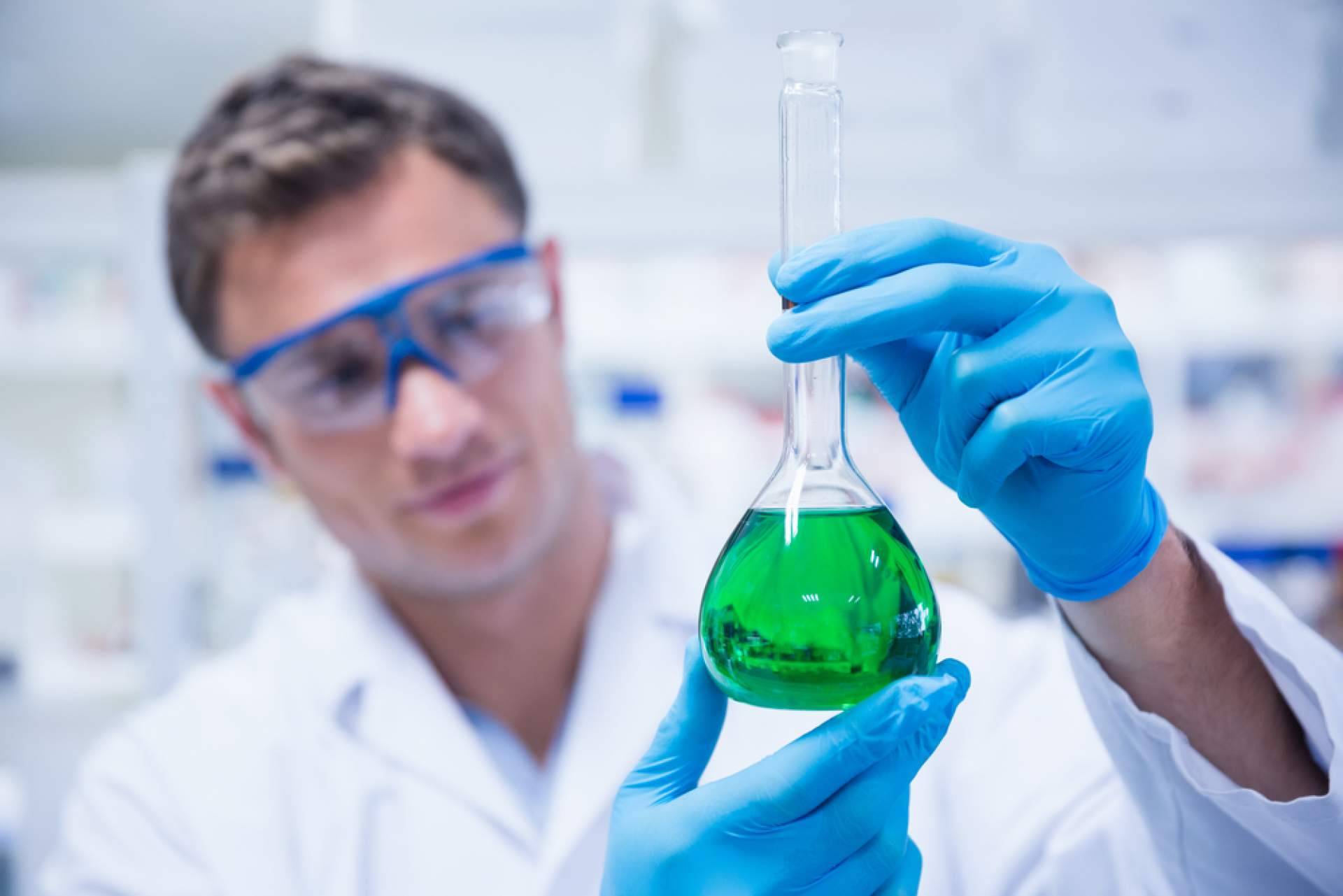 ¿Cuáles son las ramas de la química con más salidas laborales?