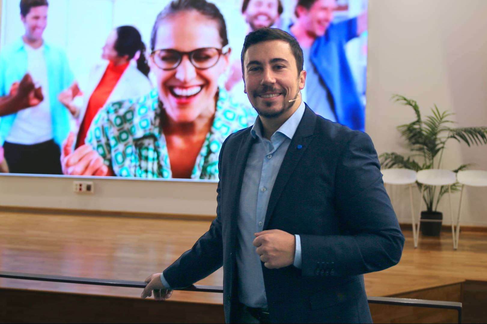 Hacer 4 fotos con el móvil y subirlas a Idealista no es comercializar un inmueble. Delavera (consultora inmobiliaria) da su estrategia