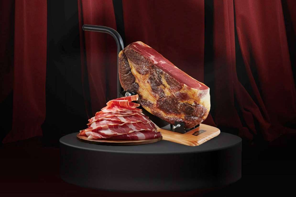 Selección de jamones para disfrutar estas Navidades, una propuesta de la tradicional tienda online referente en ofertas premium y productos de vanguardia La Tienda en Casa
