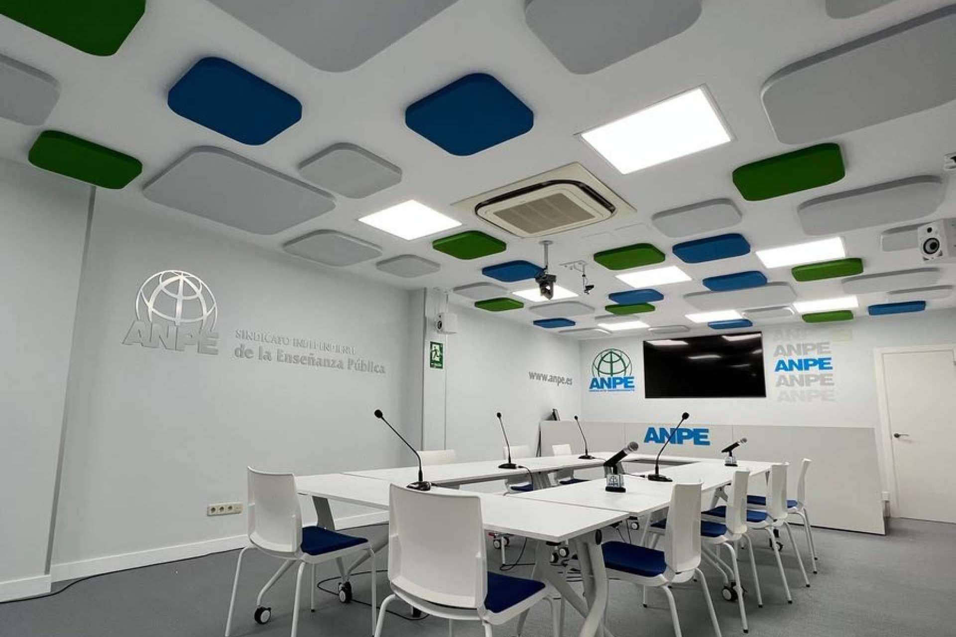 Absotec y la relevancia de una buena acústica en los entornos laborales
