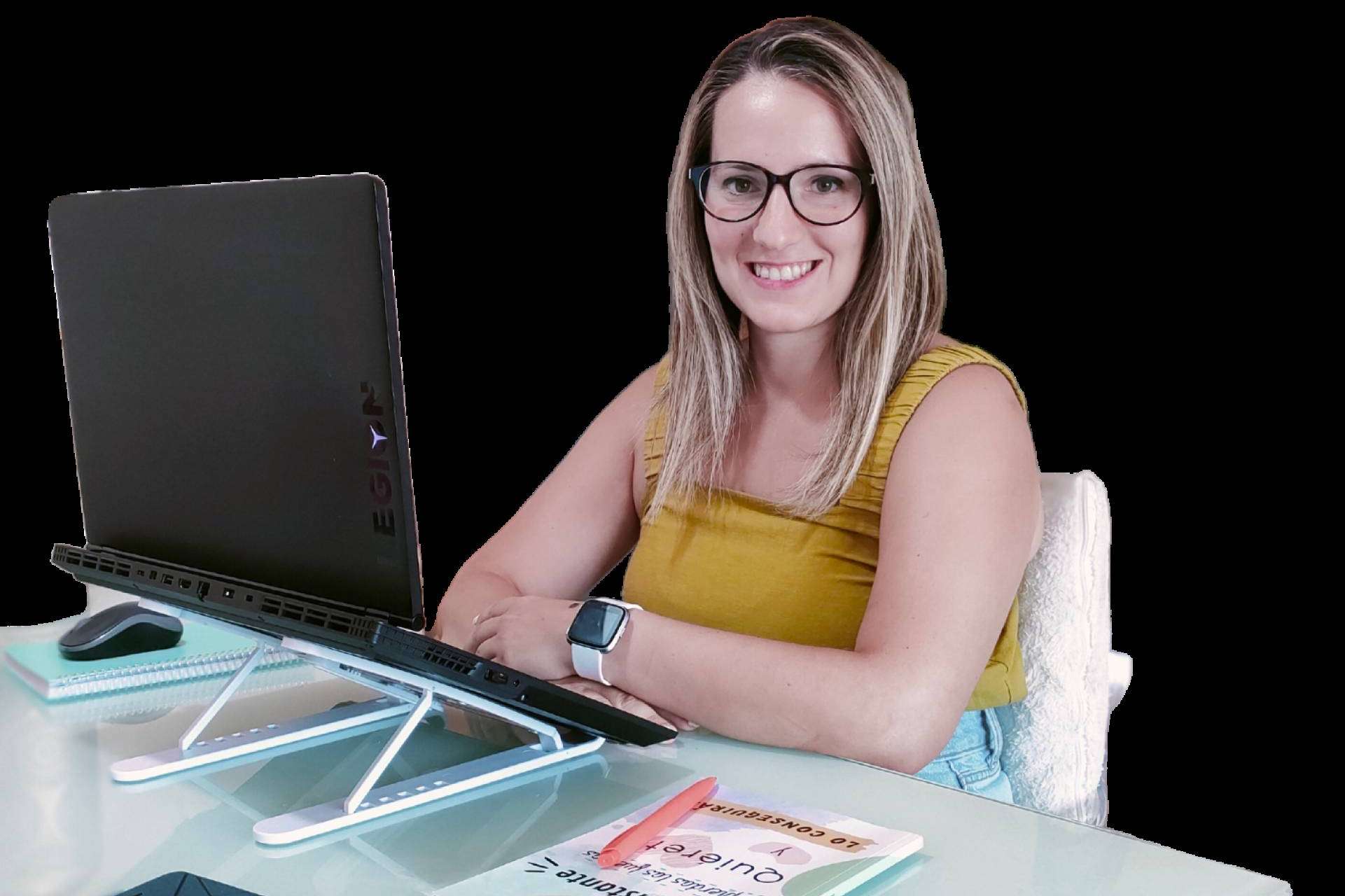 Mel Escribano, especialista en la preparación de opositores para la Administración Pública