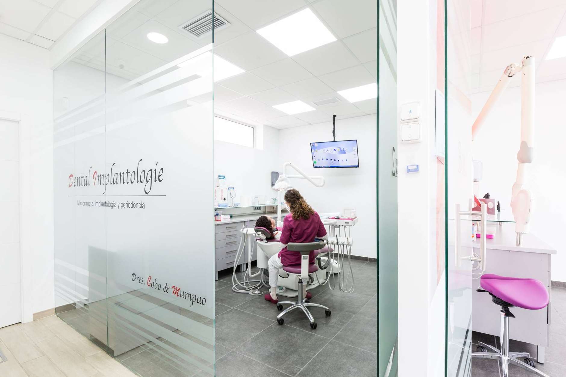 Dental Implantologie, profesionales en odontopediatría