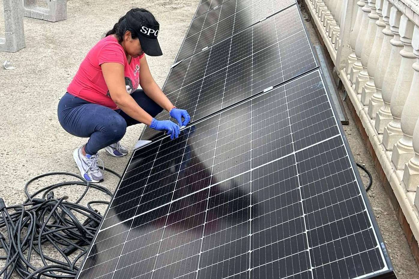 Cireval Electrónica SL apuesta por las instalaciones fotovoltaicas con microinversores