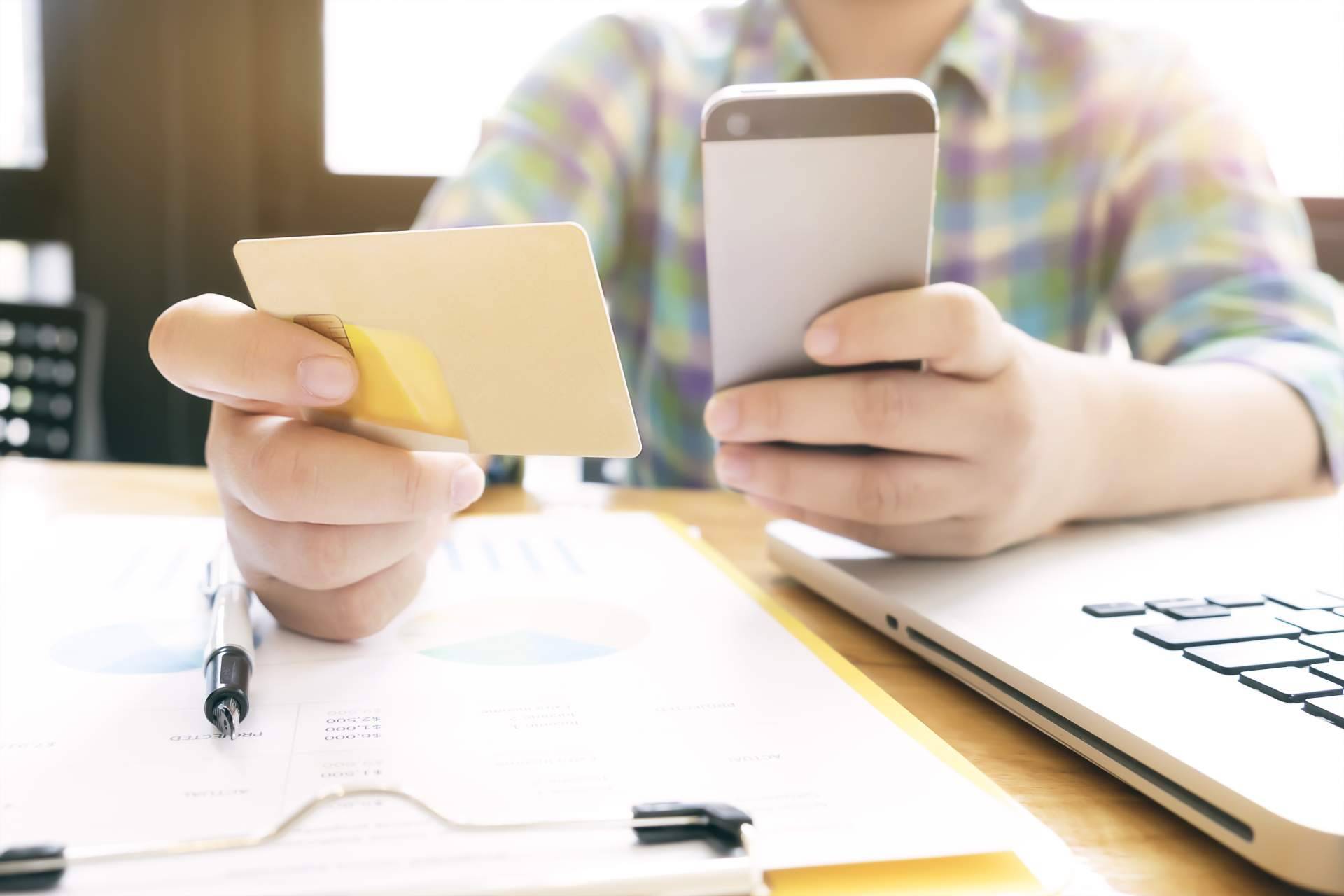 Mejorar la experiencia del cliente en el sector bancario y financiero a través de cuatro tips imprescindibles