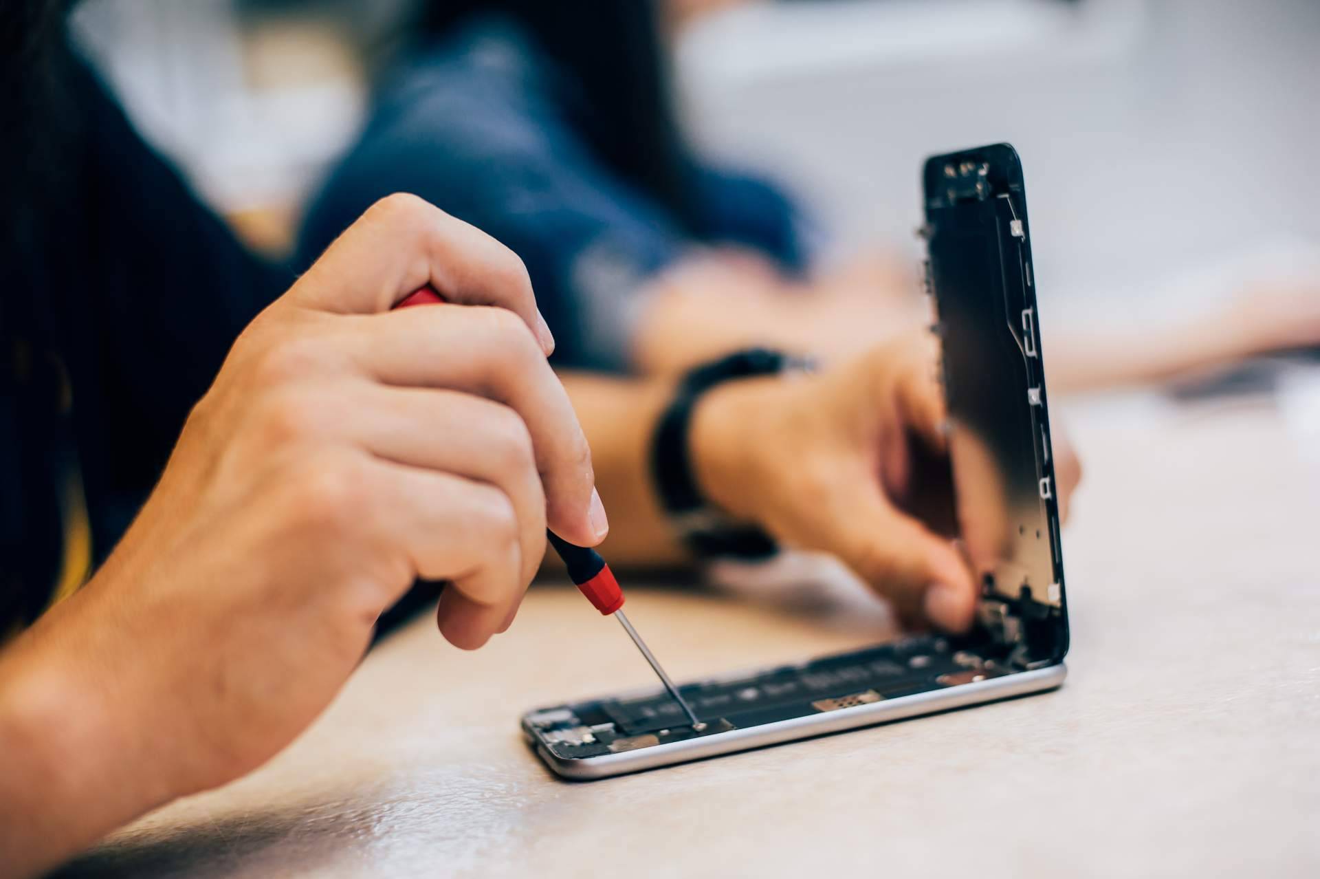 Impextrom cuenta con repuestos de placa base iPhone 12 Pro