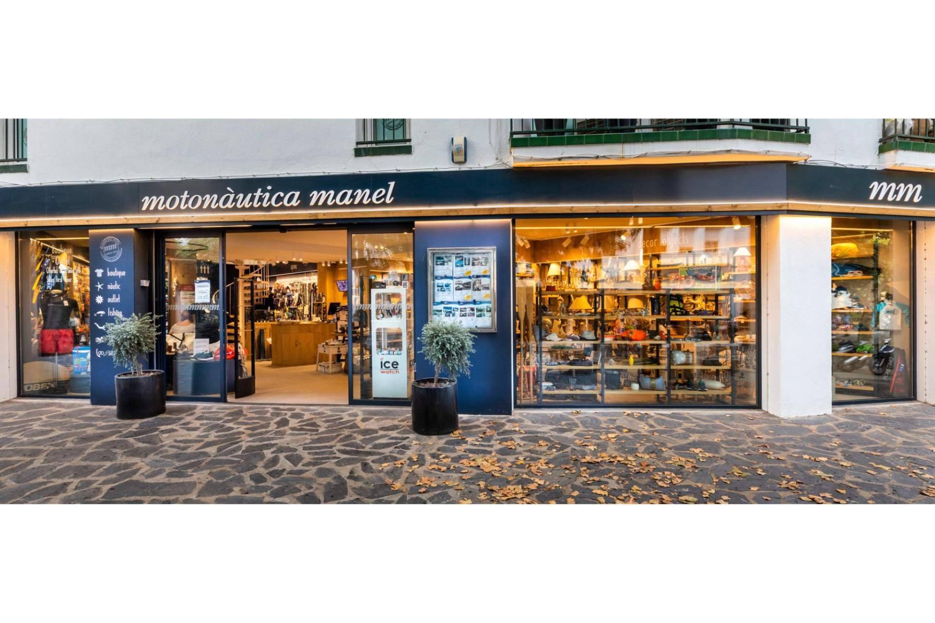 Motonàutica Manel se encarga de la venta de embarcaciones en Cadaqués y Cap de Creus