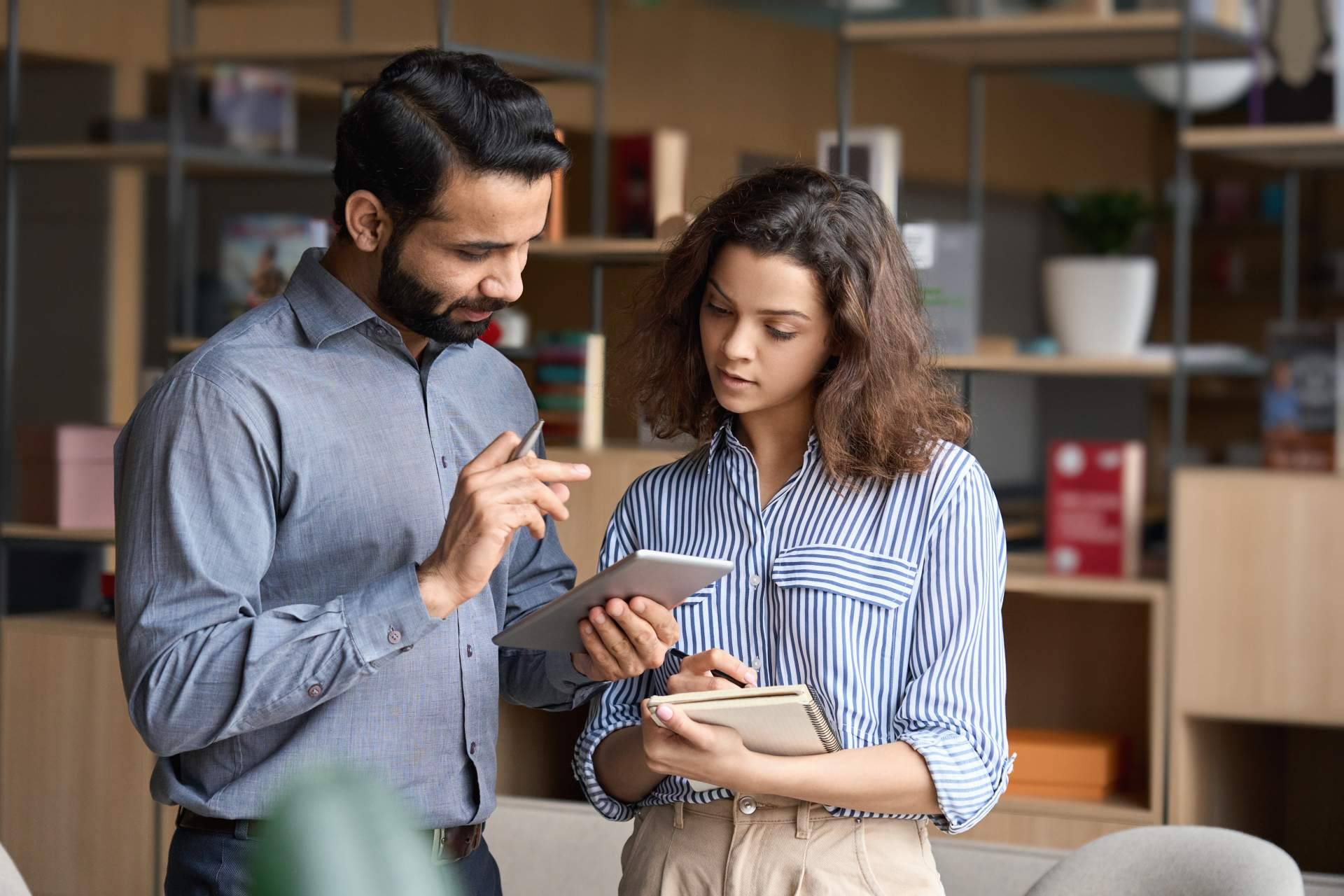 Conseguir el éxito con los 5 pilares claves para emprendedores de Adrián Din