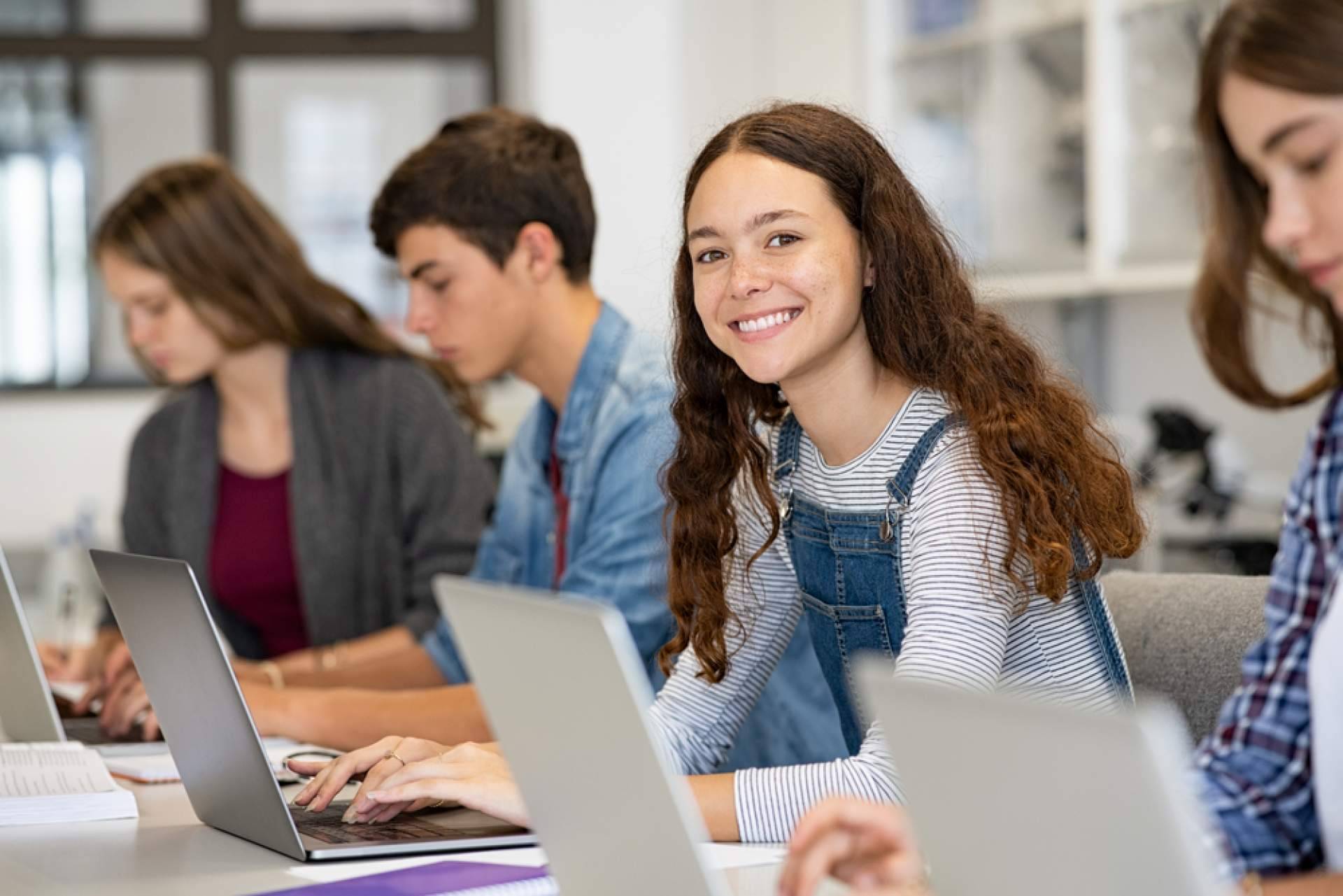 Mejorar la ansiedad en adolescentes con el suplemento Azafrán Complex de Direct Nutrition