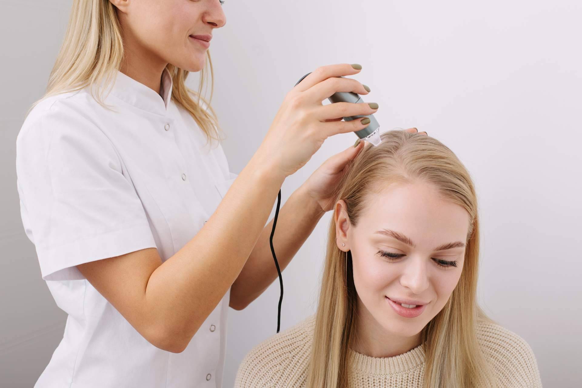 Tratar la alopecia femenina con mesoterapia capilar