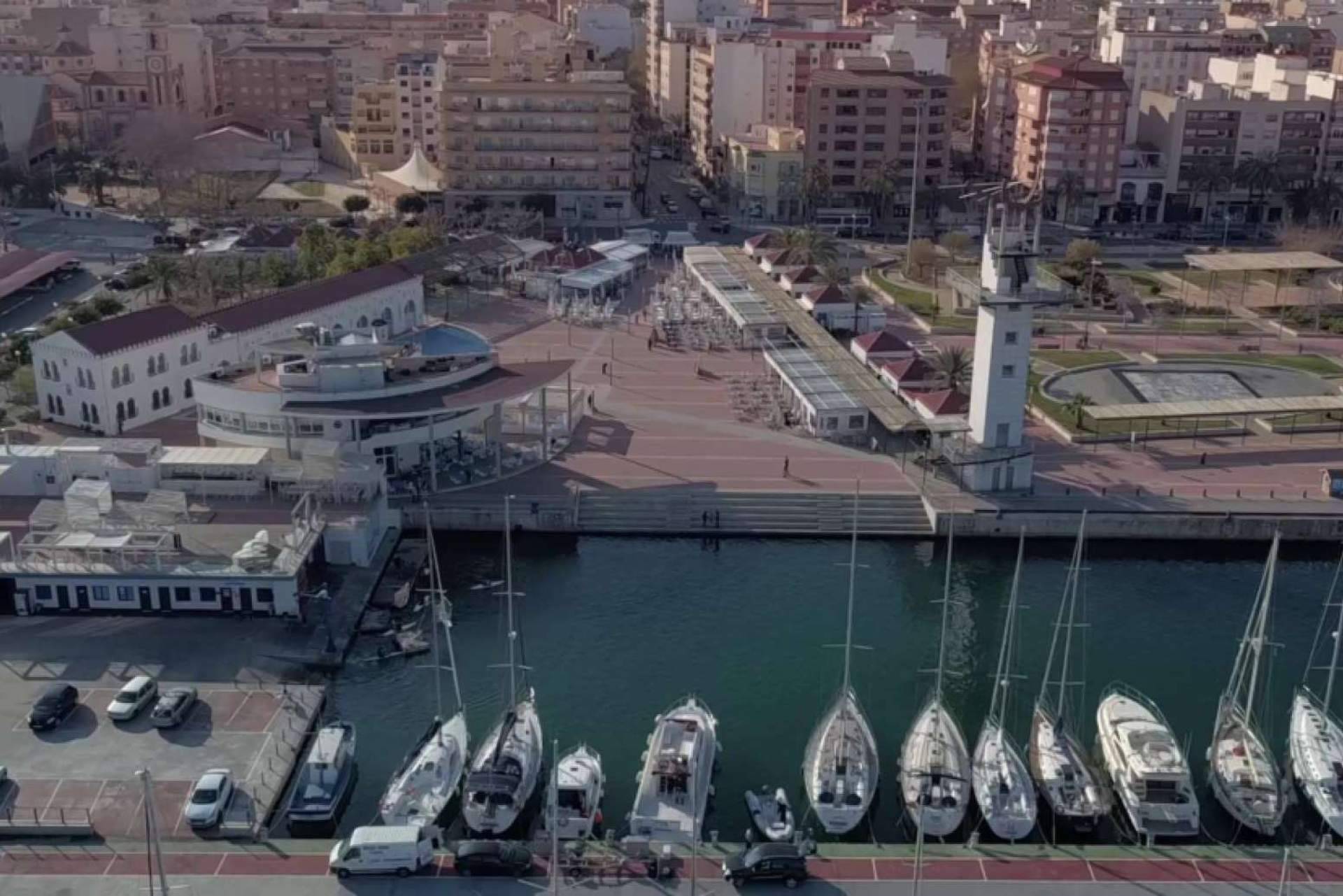 Los establecimientos de hostelería de La Plaza del Mar