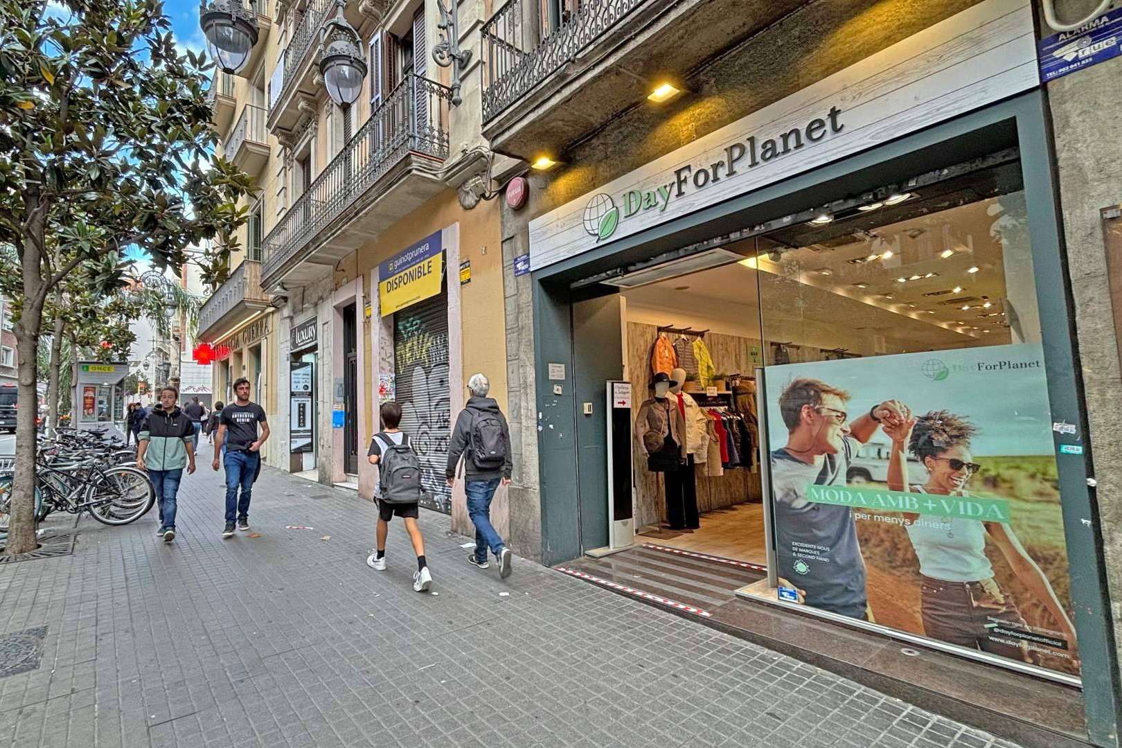 Las ventajas de consumir ropa con excedentes, de la mano de DayForPlanet