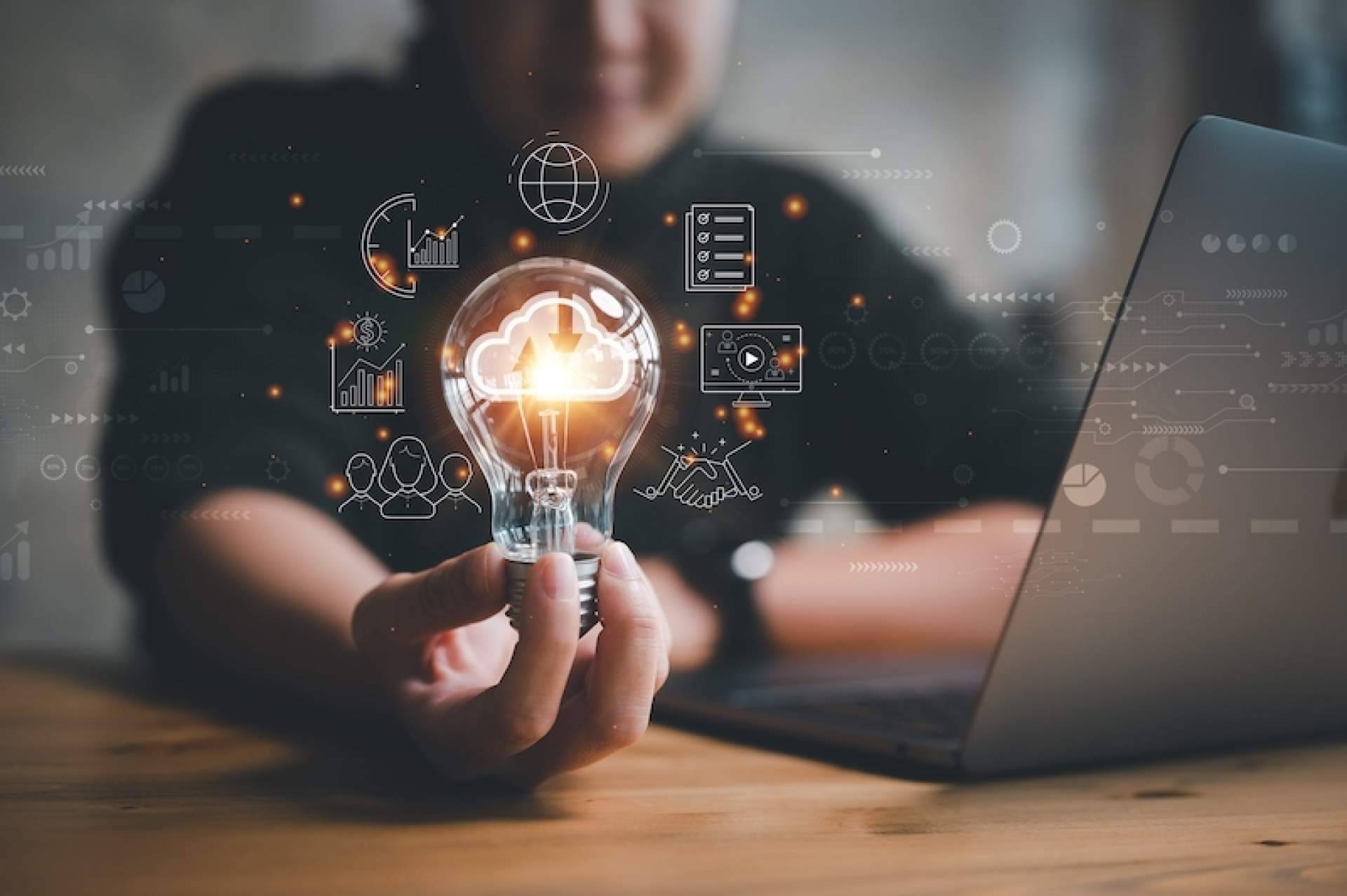 Transformación digital de una empresa, modernizar y digitalizar las operaciones empresariales con Social Media Granada