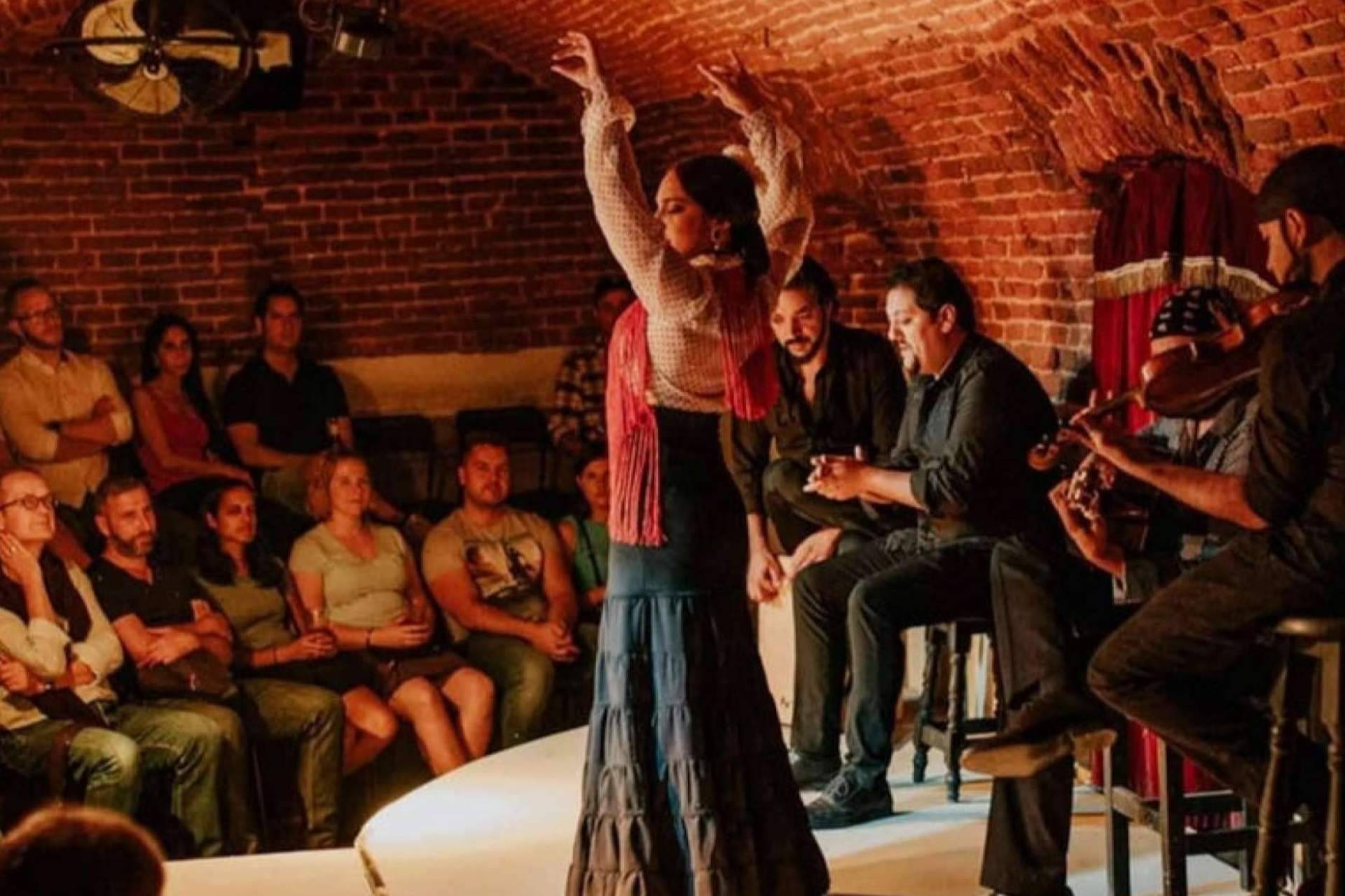 Vivir toda una experiencia del flamenco en Tablao Torero, un establecimiento que conmueve el alma