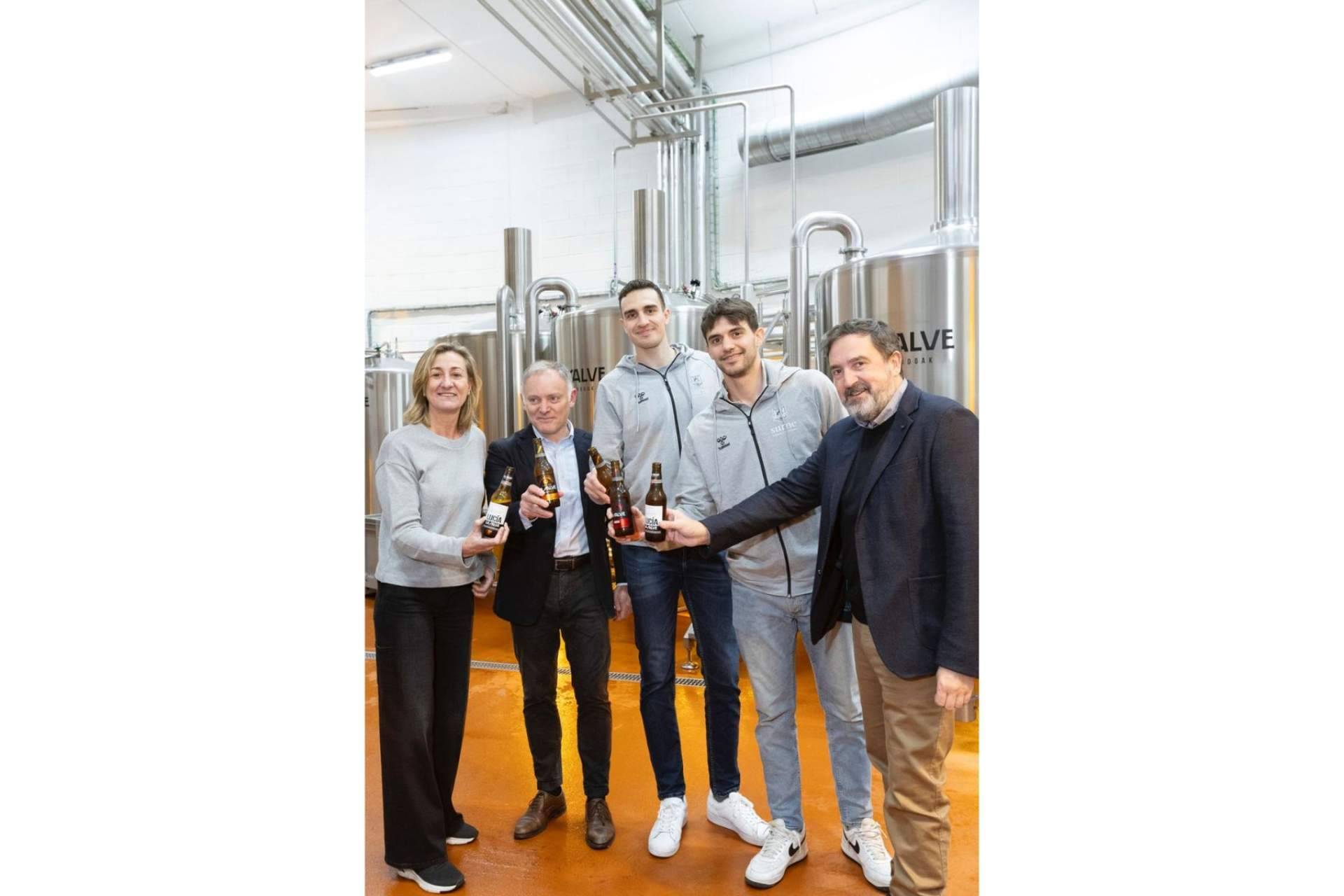 LA SALVE ha renovado su patrocinio con Bilbao Basket