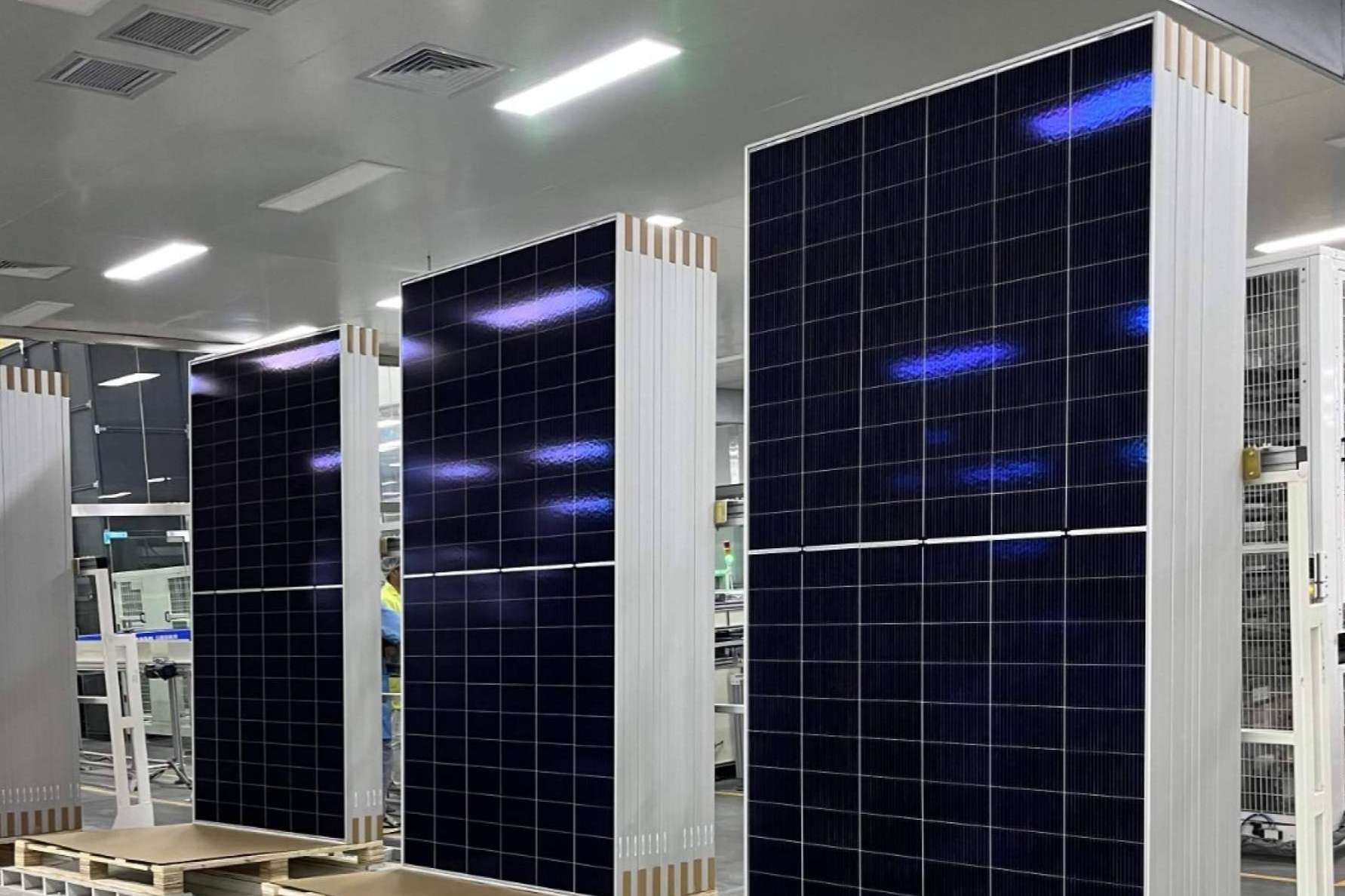 Placas fotovoltaicas de la casa SUNEVO en España, distribuidas por GoldProjects