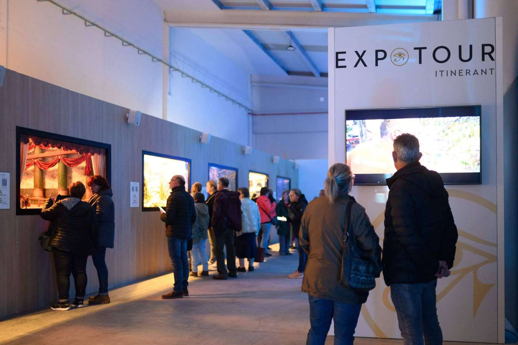 Gran recibimiento en el ensayo general de EXPOTOUR ITINERANT en Espai7 de Móra La Nova