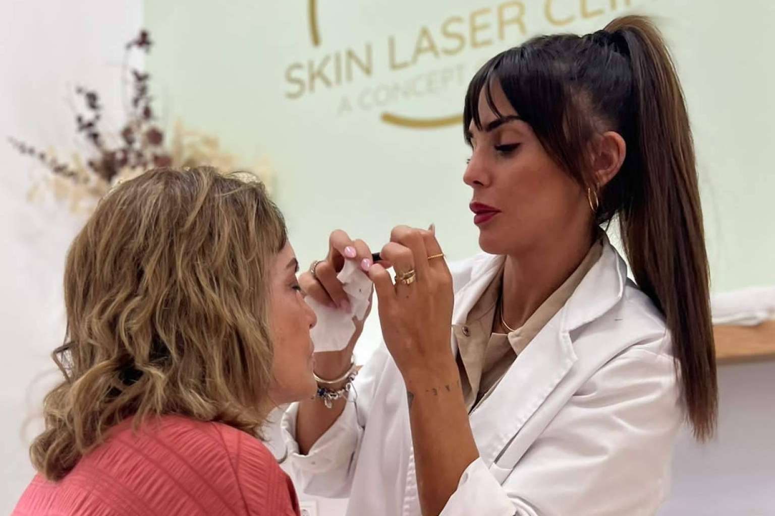 Microblading en el centro de estética Cynthia M en Terrassa