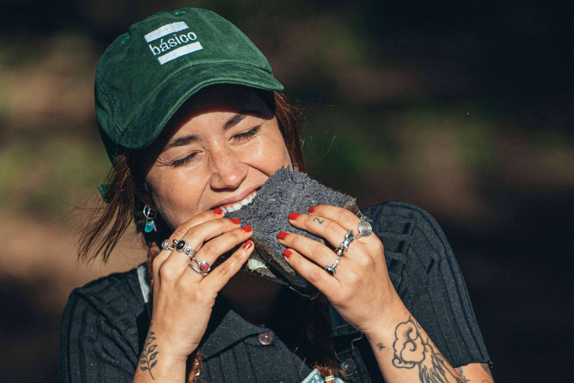 Básico ha llegado a Madrid con sus originales sándwiches a domicilio