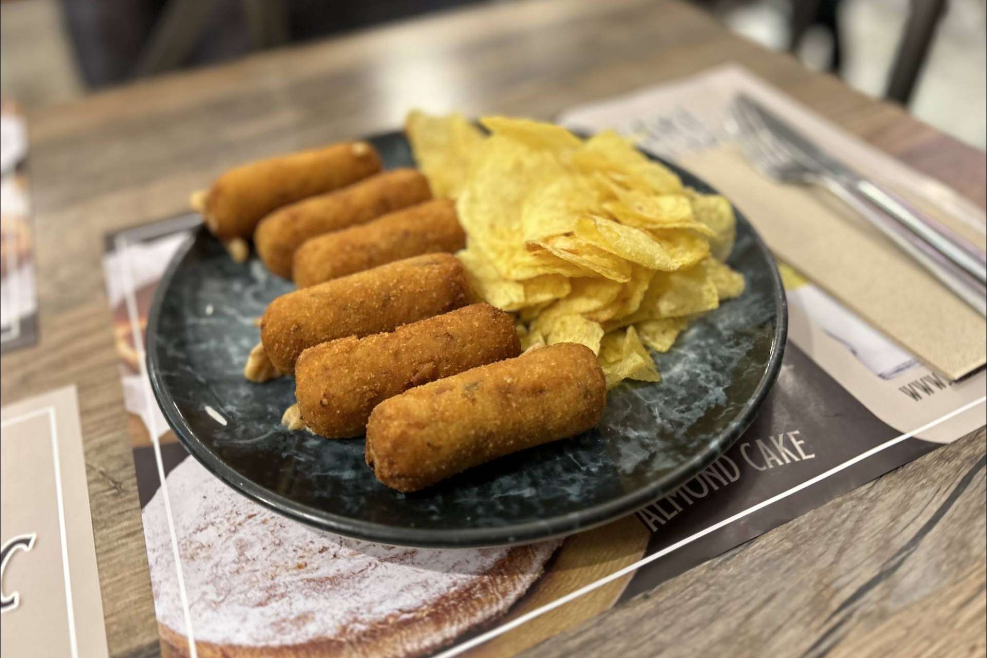 Taberna La Española ofrece hamburguesas y sándwiches con carne 100 % de ternera de wagyu o pollo