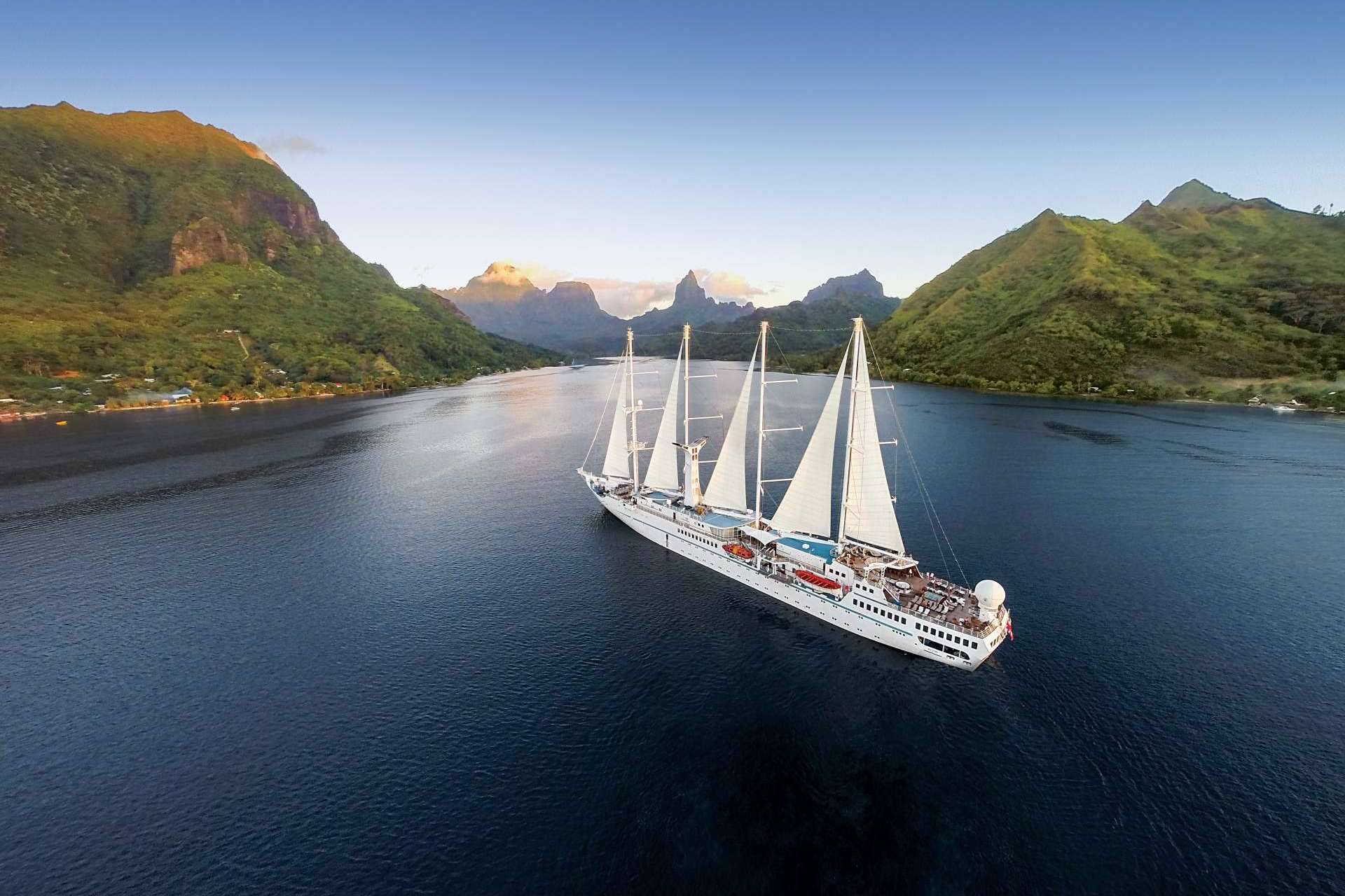 Windstar Cruises anuncia su programación 2024/25 y un amplio programa de actualización de su flota