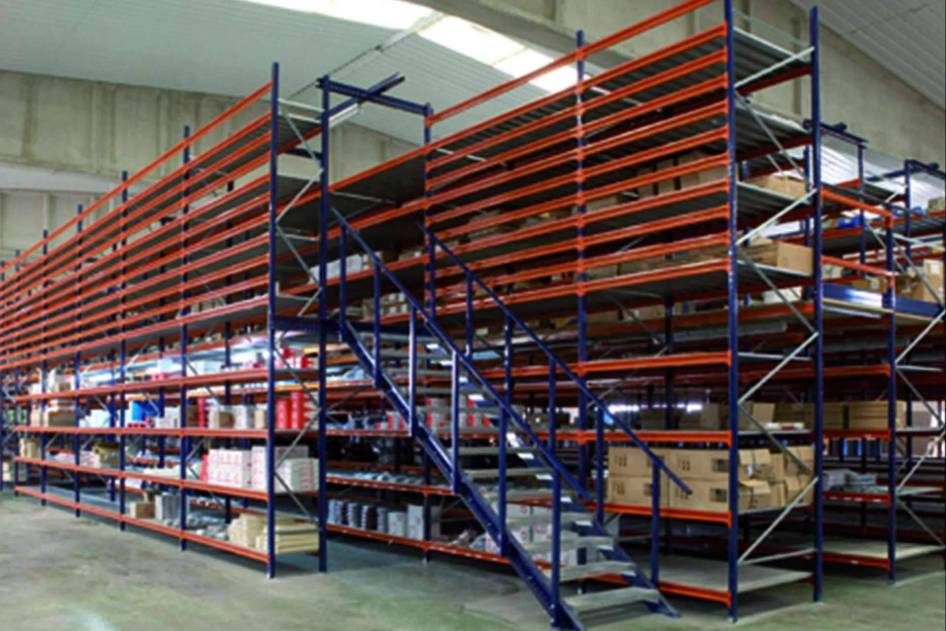 Las estanterías Logisprix para almacenes se convierten en una solución eficaz y económica
