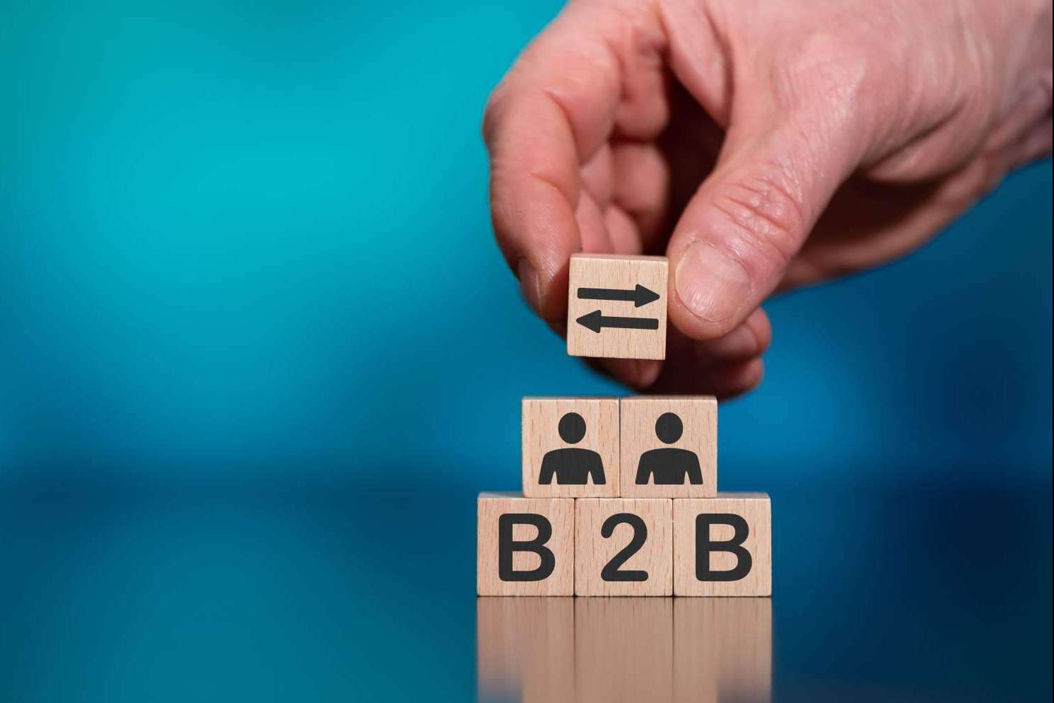 Khumbu y sus servicios de automatización de LinkedIn y correo electrónico