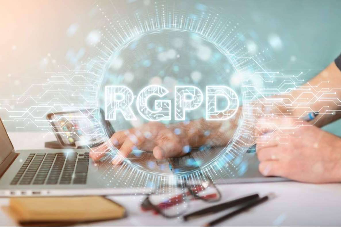 Protección de datos para empresas y autónomos, con Adaptanor