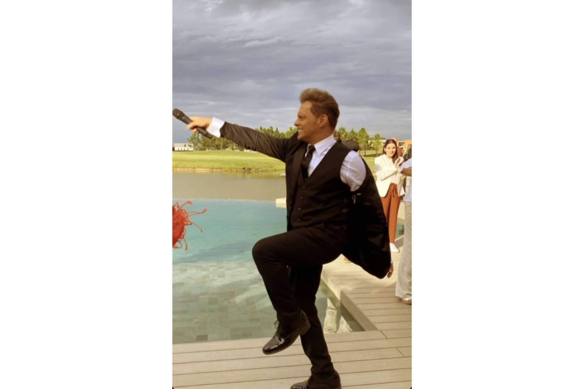 Animación de fiestas de la mano del doble de Luis Miguel