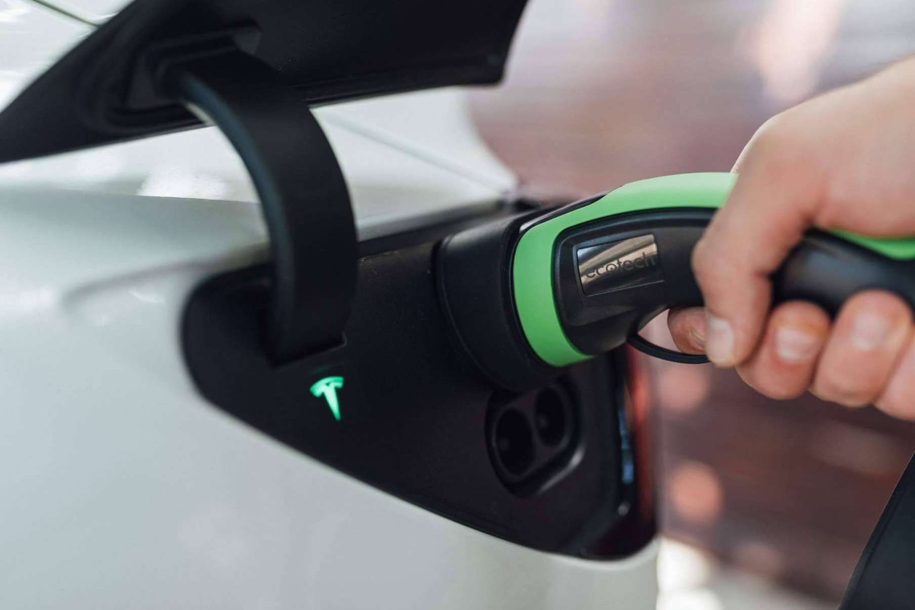 Puntos de recarga para coches eléctricos de la mano de Ecotech