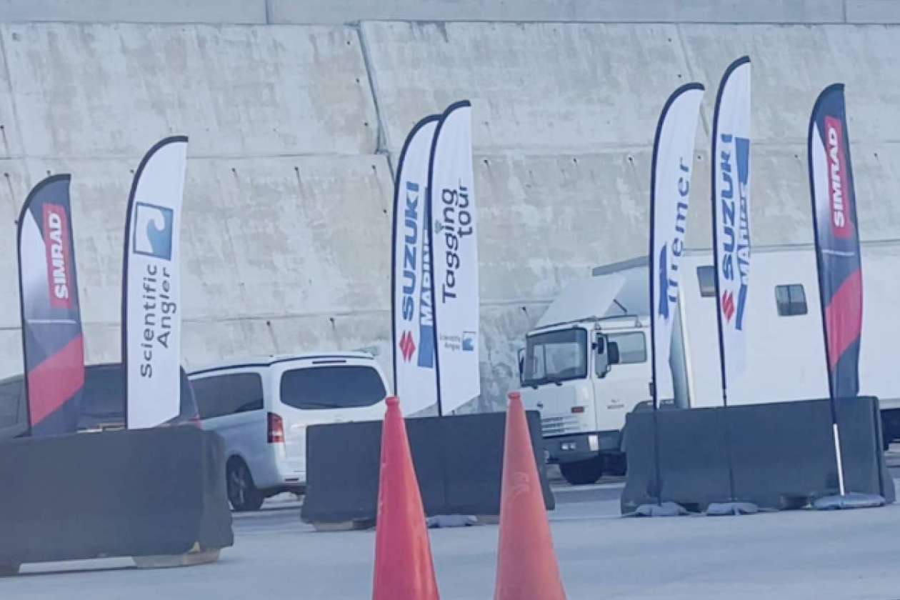 Suzuki Marine y Movilmotors enseñan a estudiantes y pescadores sobre el marcaje de peces