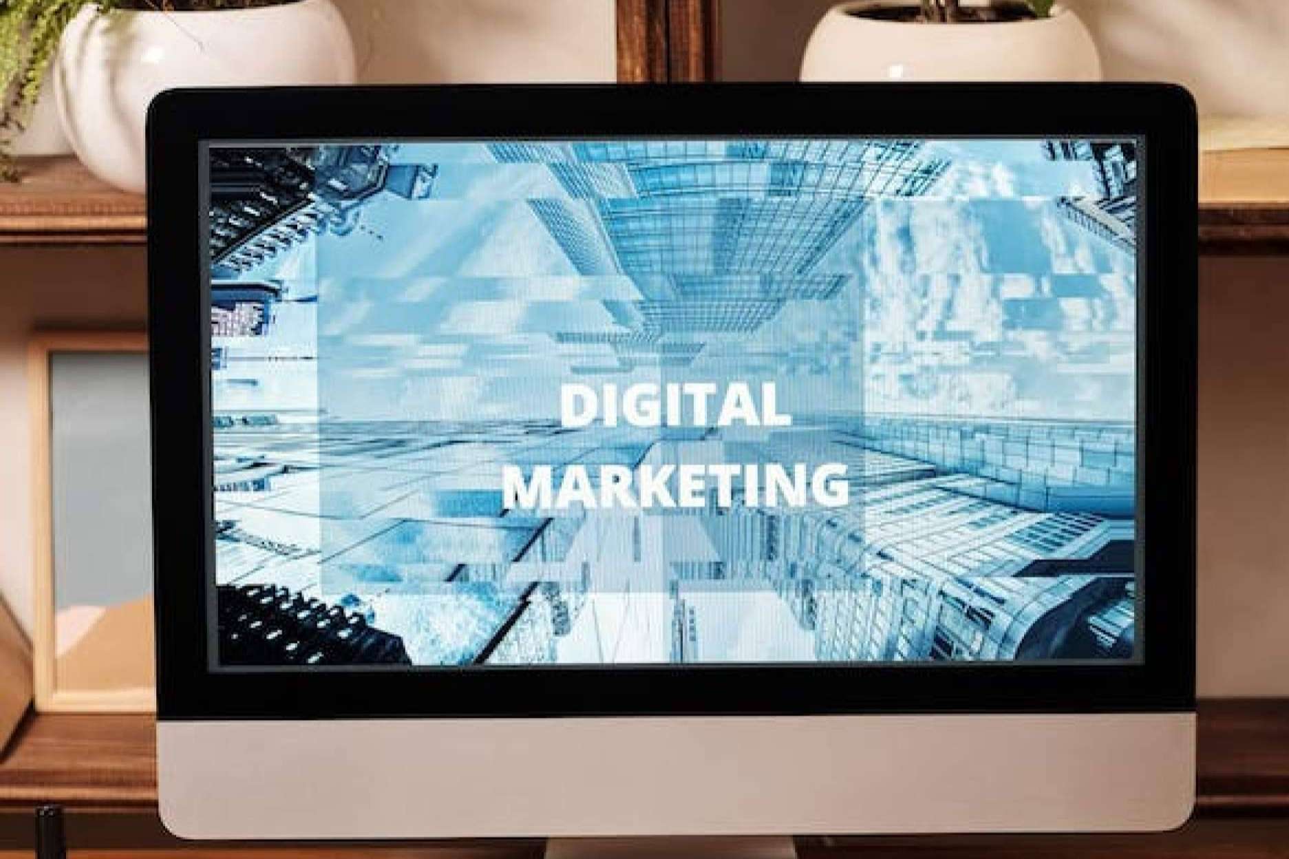 Amaze sobre la importancia del marketing y la publicidad para destacar entre la competencia