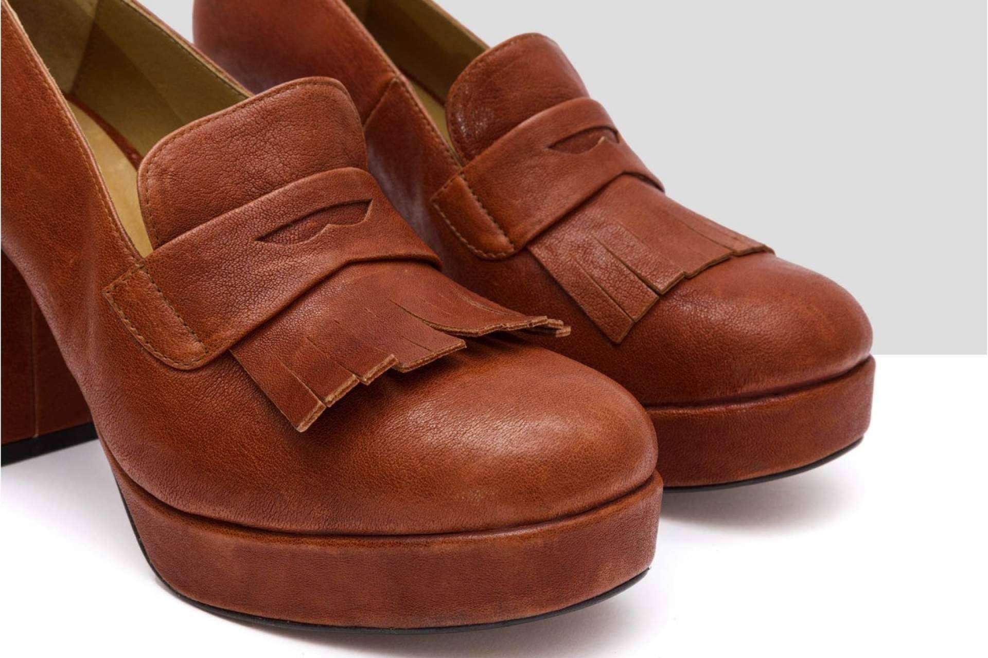 Audley presenta sus distintos modelos de mocasines