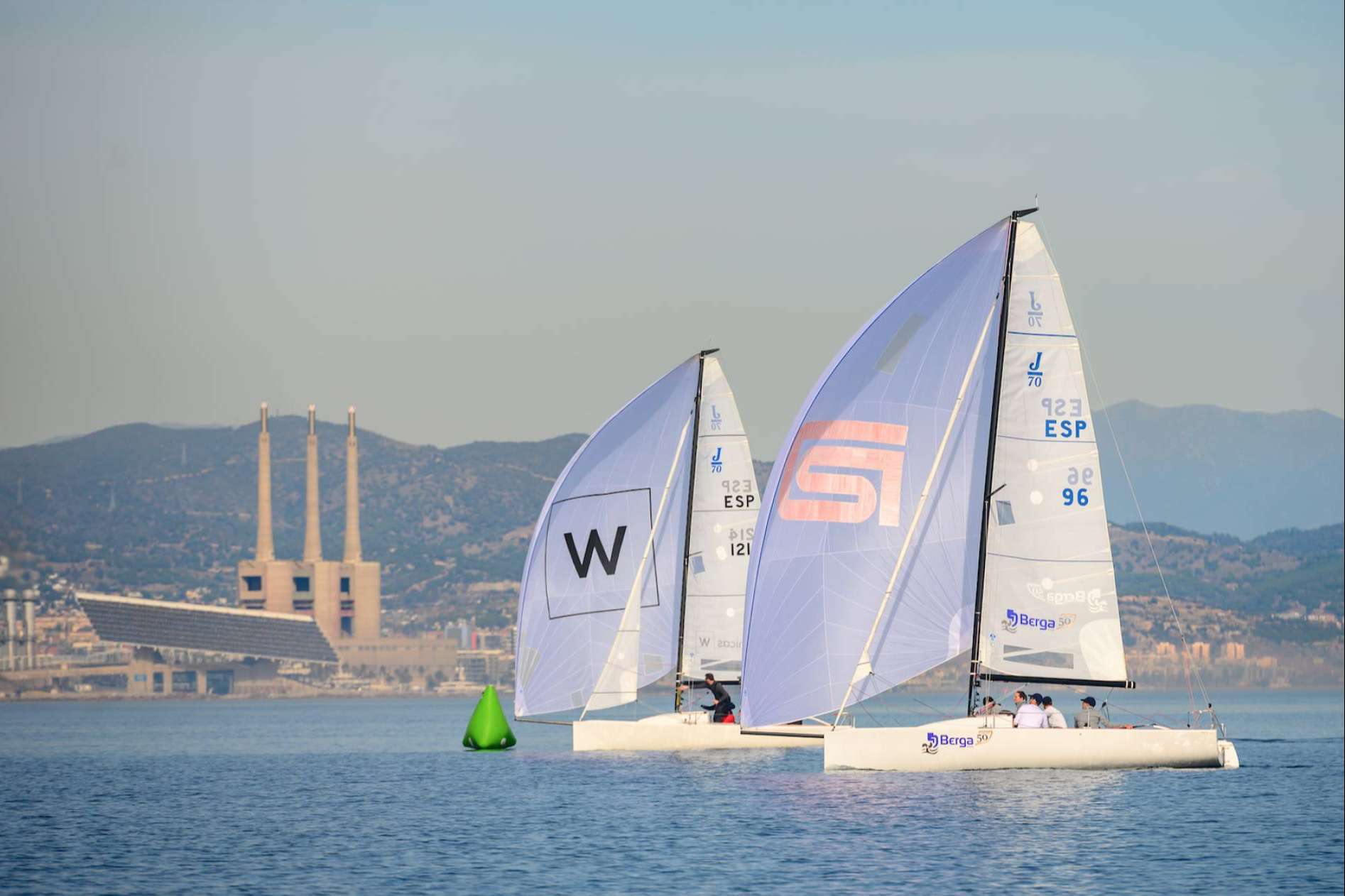Triunfo de los canarios Martínez Doreste con los J70 Monjo II y HangTen - Hnos. Berga en aguas de Barcelona