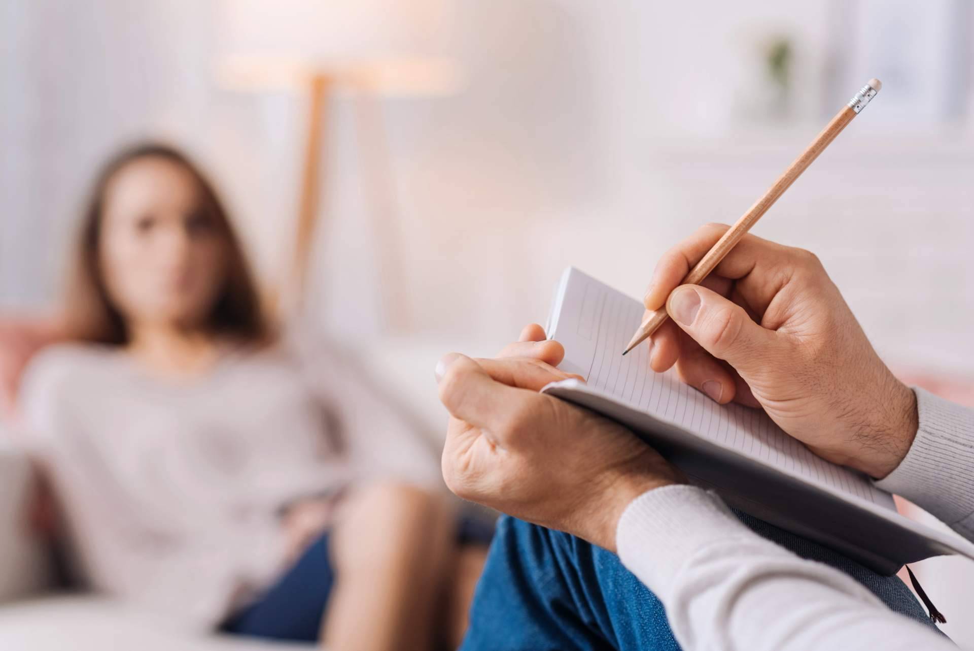 Consulta profesional de psicología en Madrid con Centro Médico El Pilar